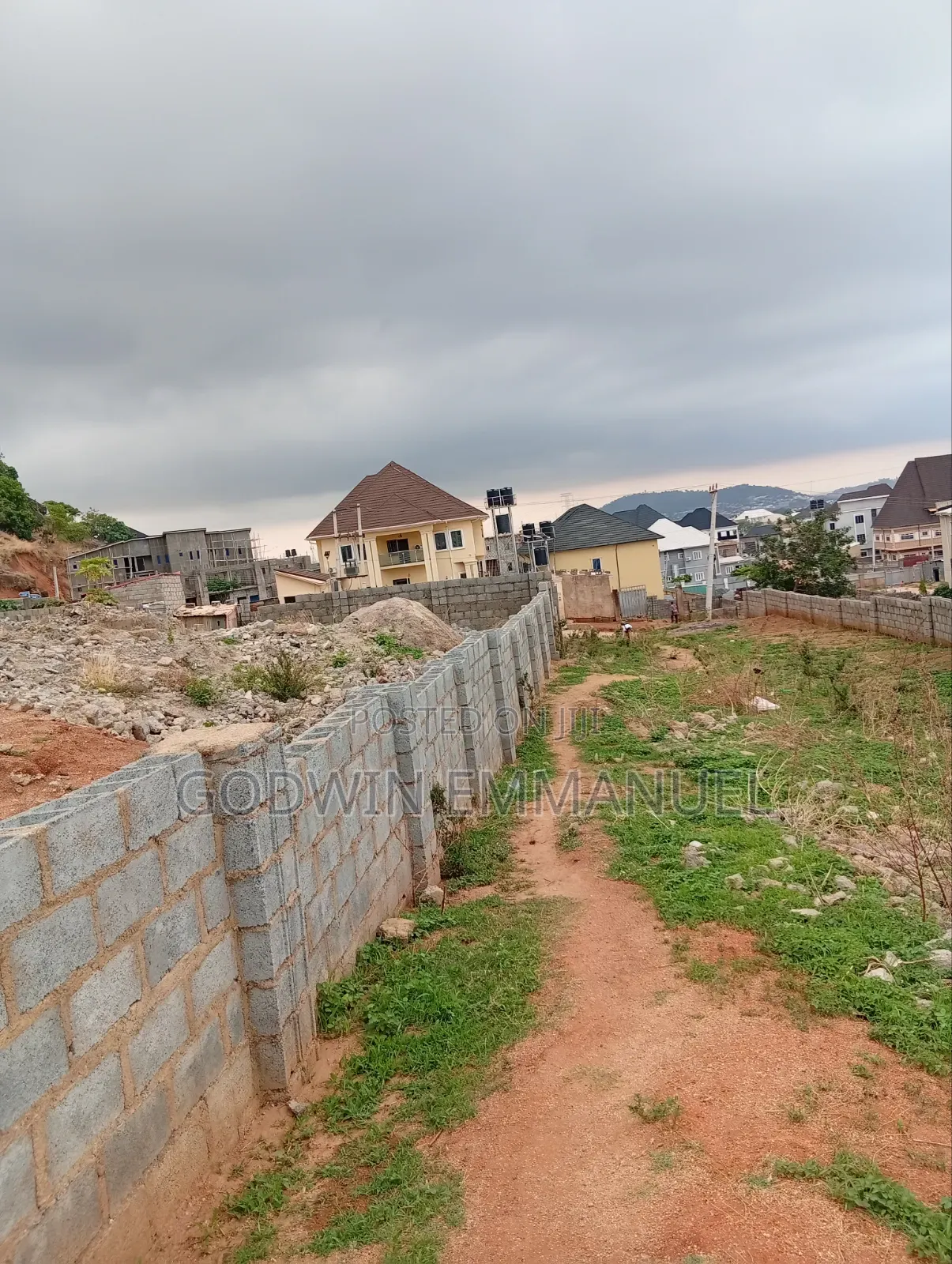 600sqm for Sale in Dawaki