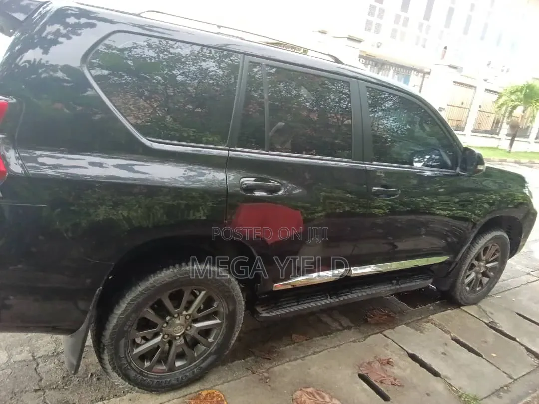 Toyota Land Cruiser Prado 2.8 2018 Black