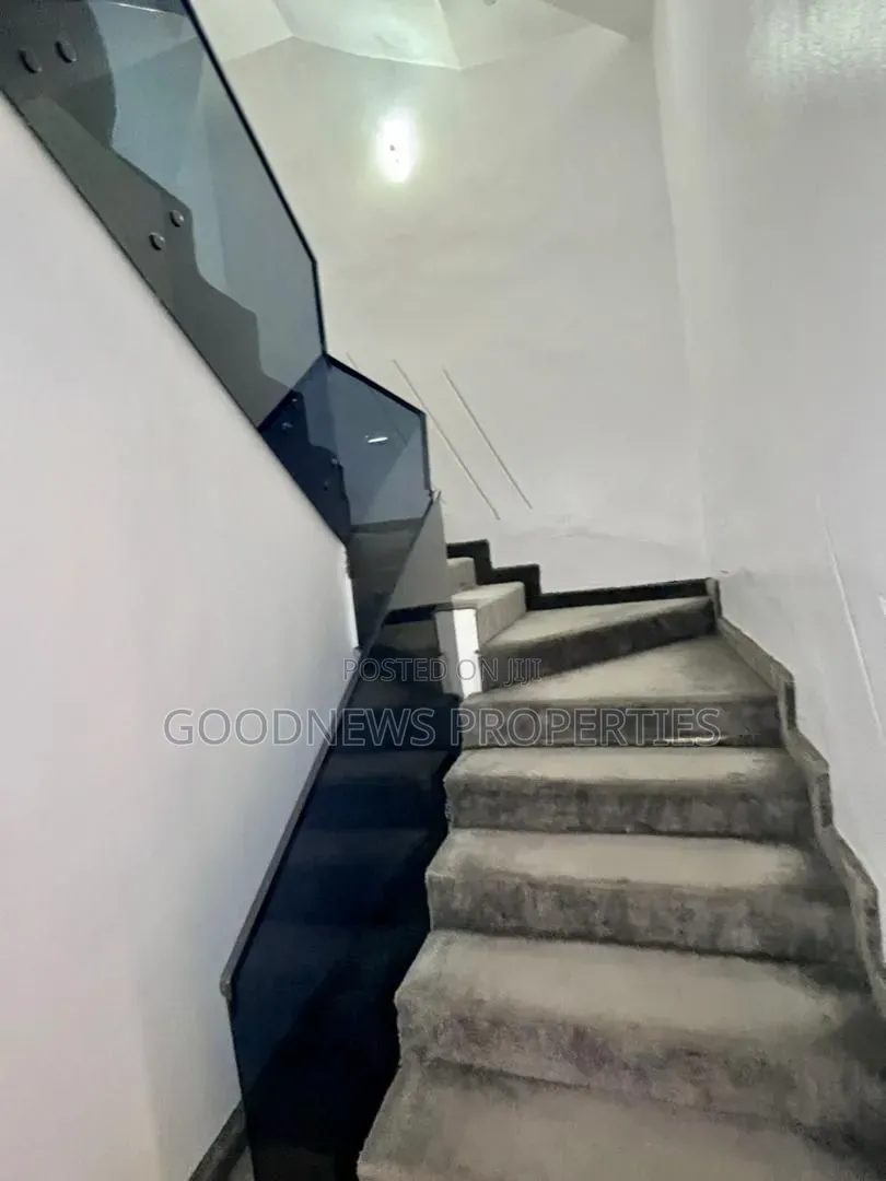 6bdrm Duplex in π Main Vgc Ajah for rent