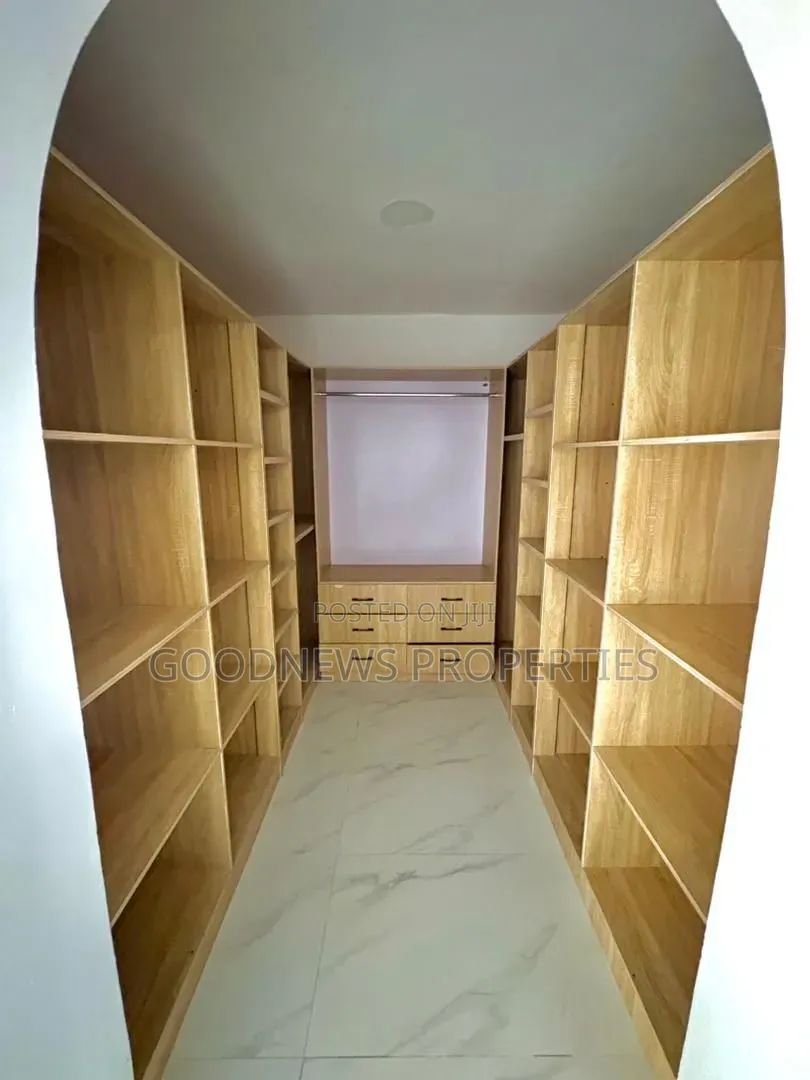 6bdrm Duplex in π Main Vgc Ajah for rent