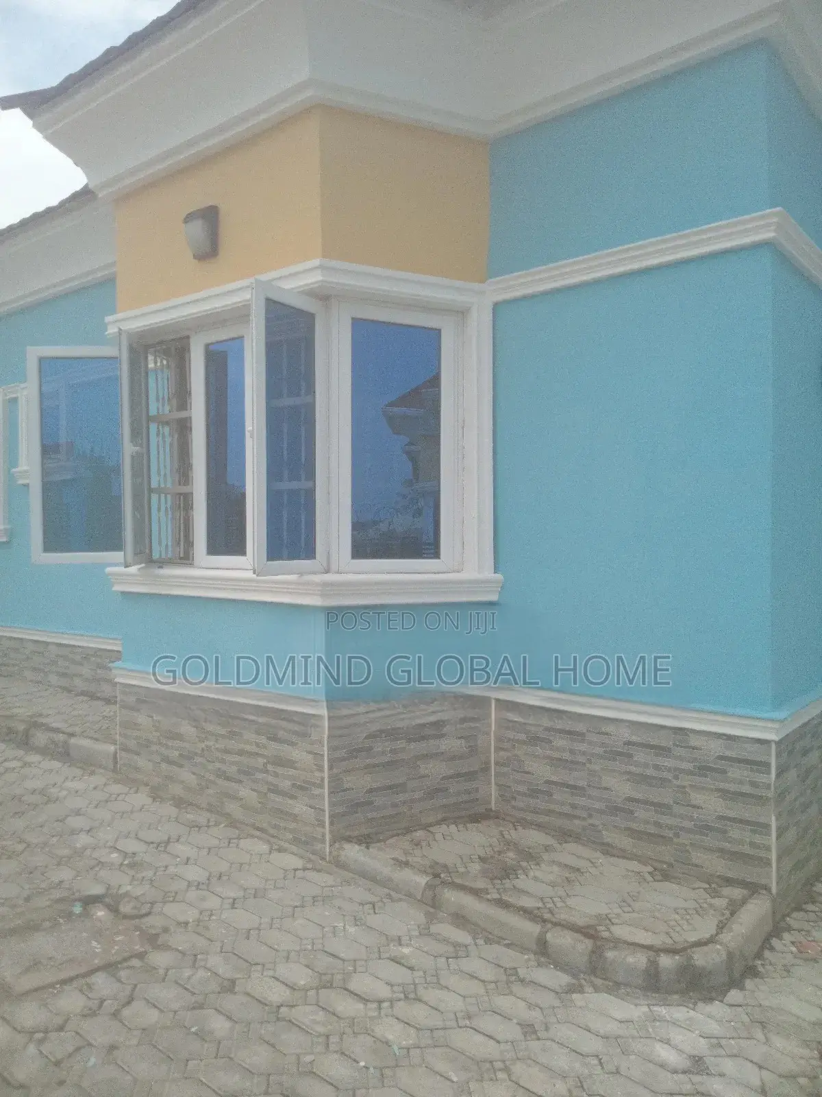 3bdrm Bungalow in Lugbe - Abuja for sale