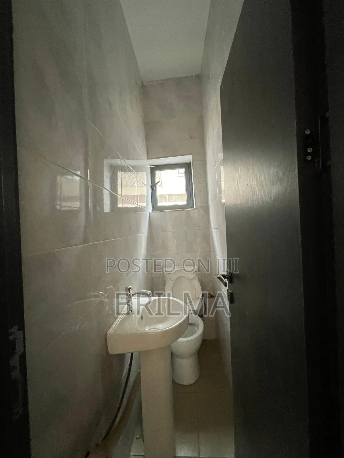 3bdrm Block of Flats in Jahi for sale