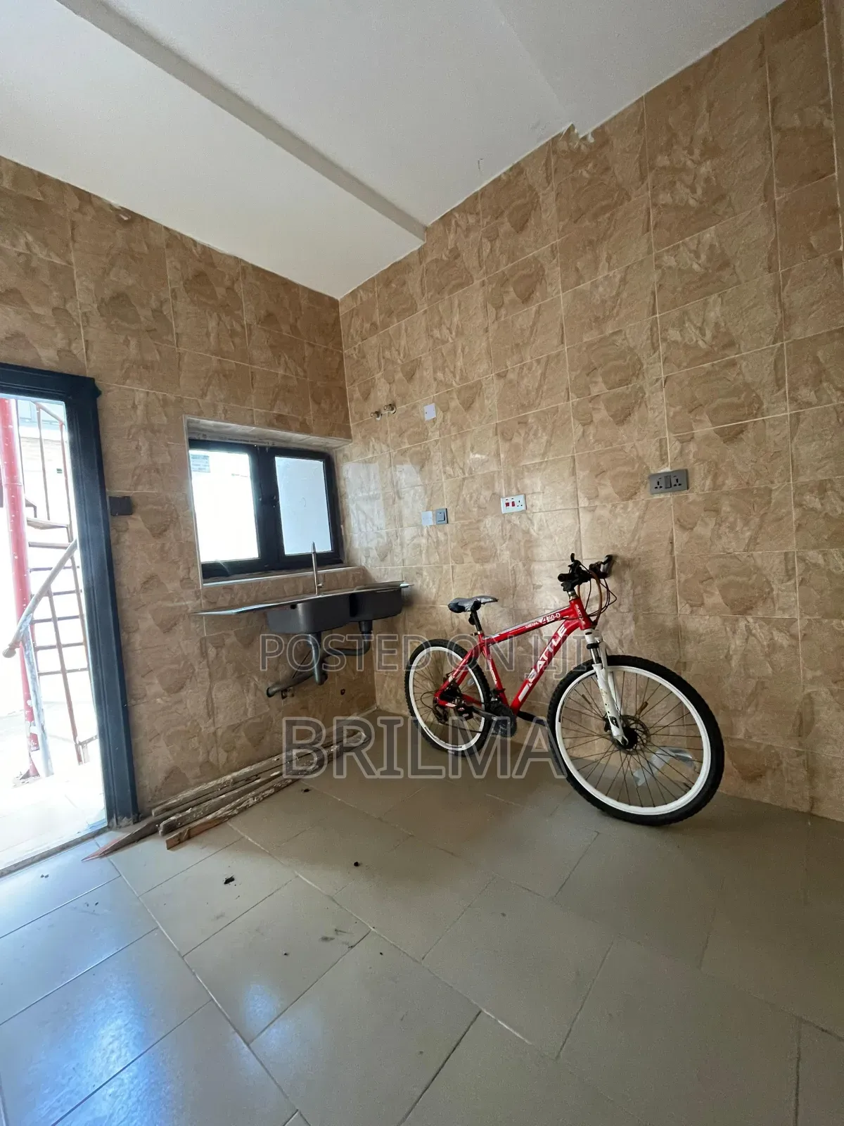 3bdrm Block of Flats in Jahi for sale