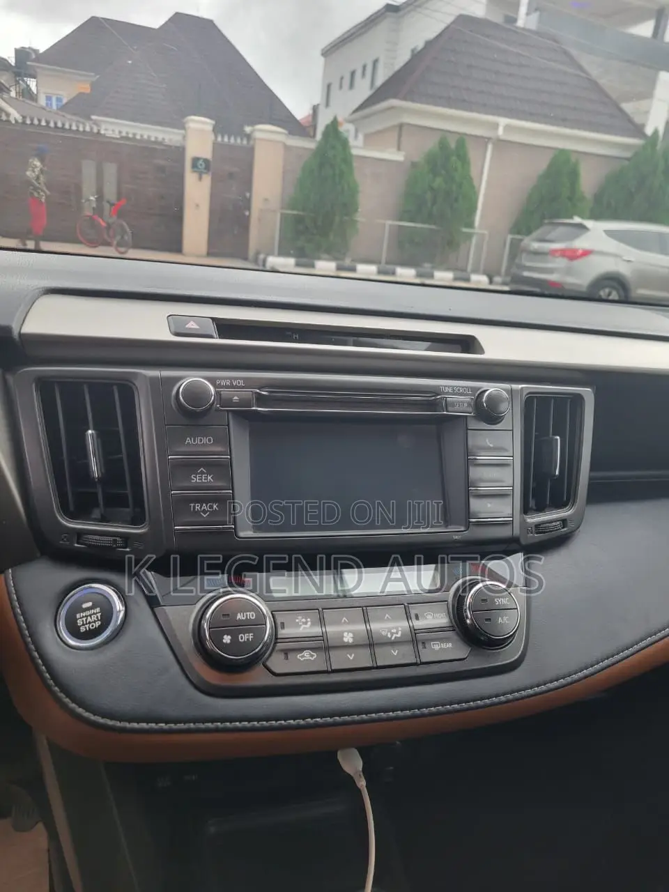 Toyota RAV4 XLE AWD (2.5L 4cyl 6A) 2013 Black