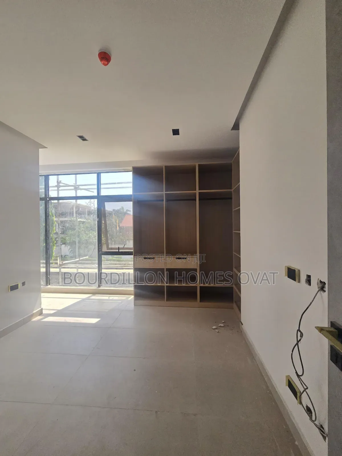3bdrm Apartment in Lekki Phase 1 for sale