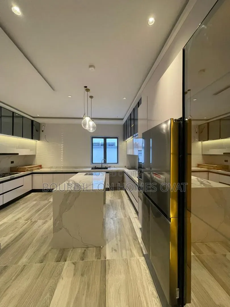 5bdrm Duplex in Lekki Phase 1 Lagos for sale