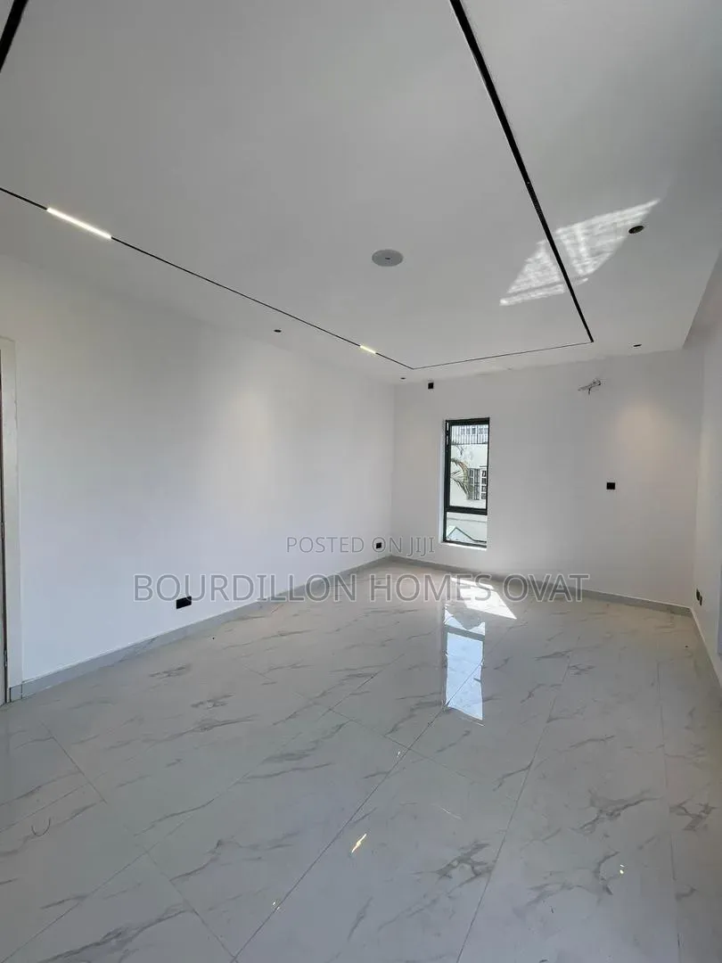 5bdrm Duplex in Lekki Phase 1 Lagos for sale