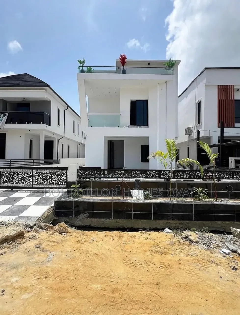 5bdrm Duplex in Ikota Lagos State for sale