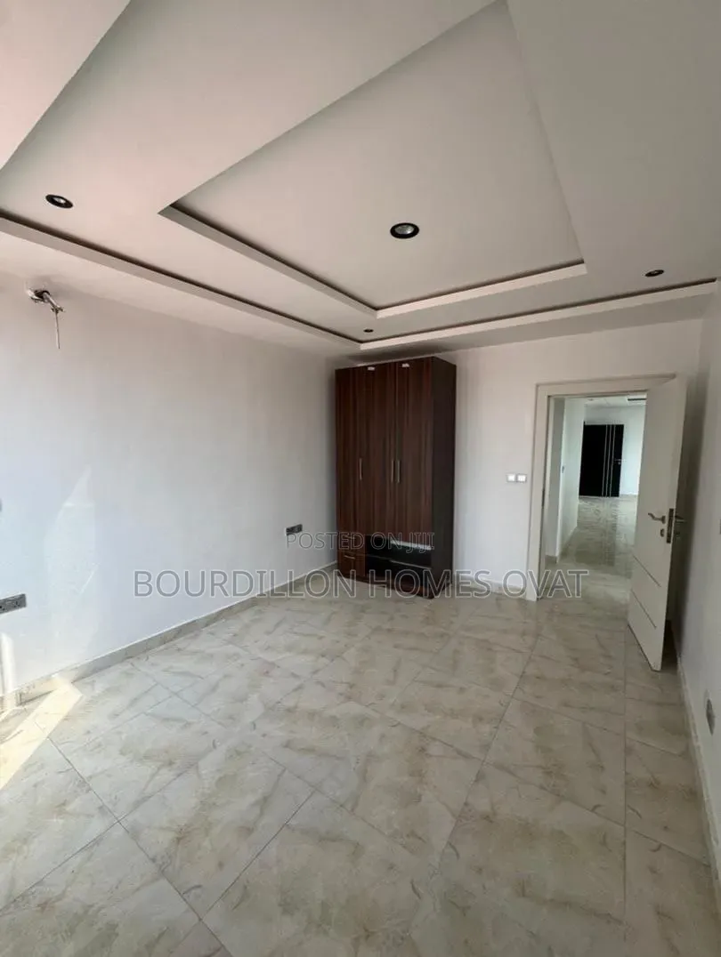 3bdrm Apartment in Ikate Lagos for rent