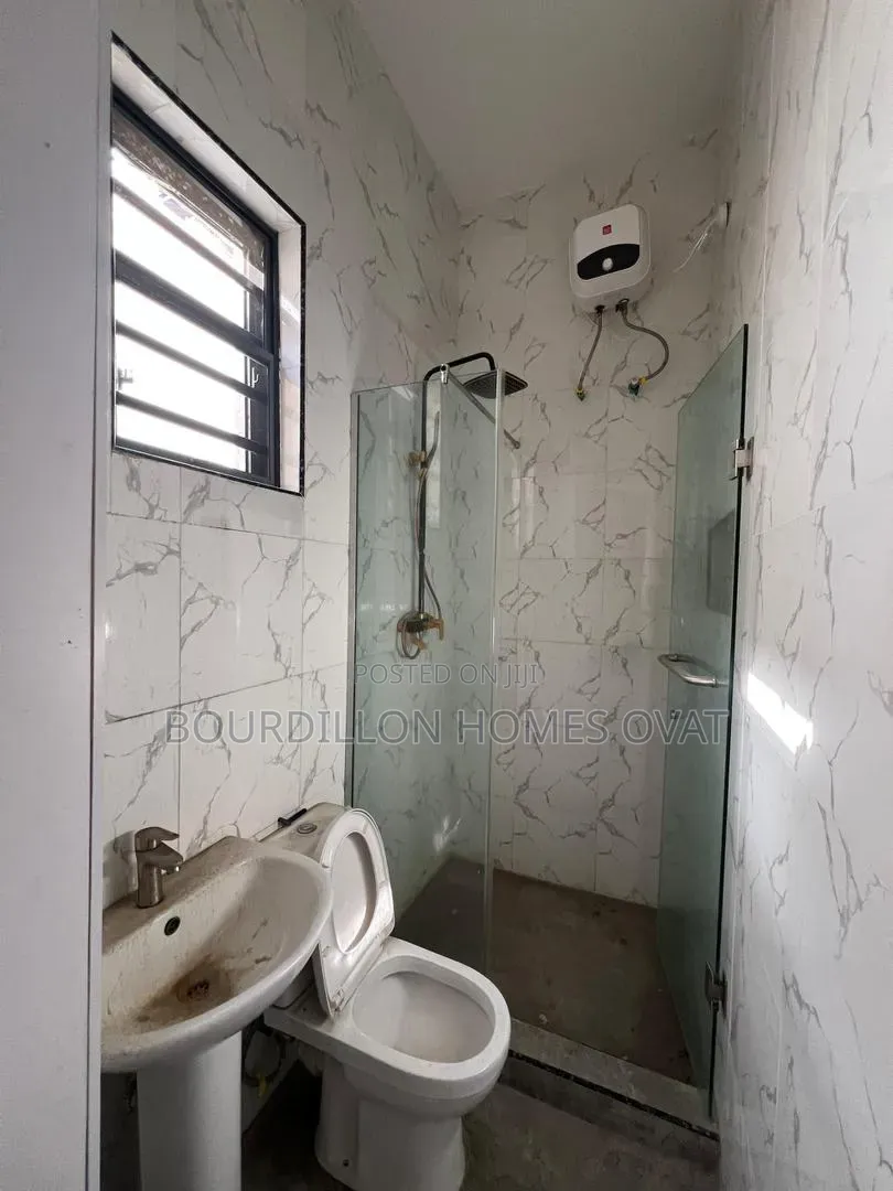 4bdrm Duplex in Ikota Lekki Lagos for rent