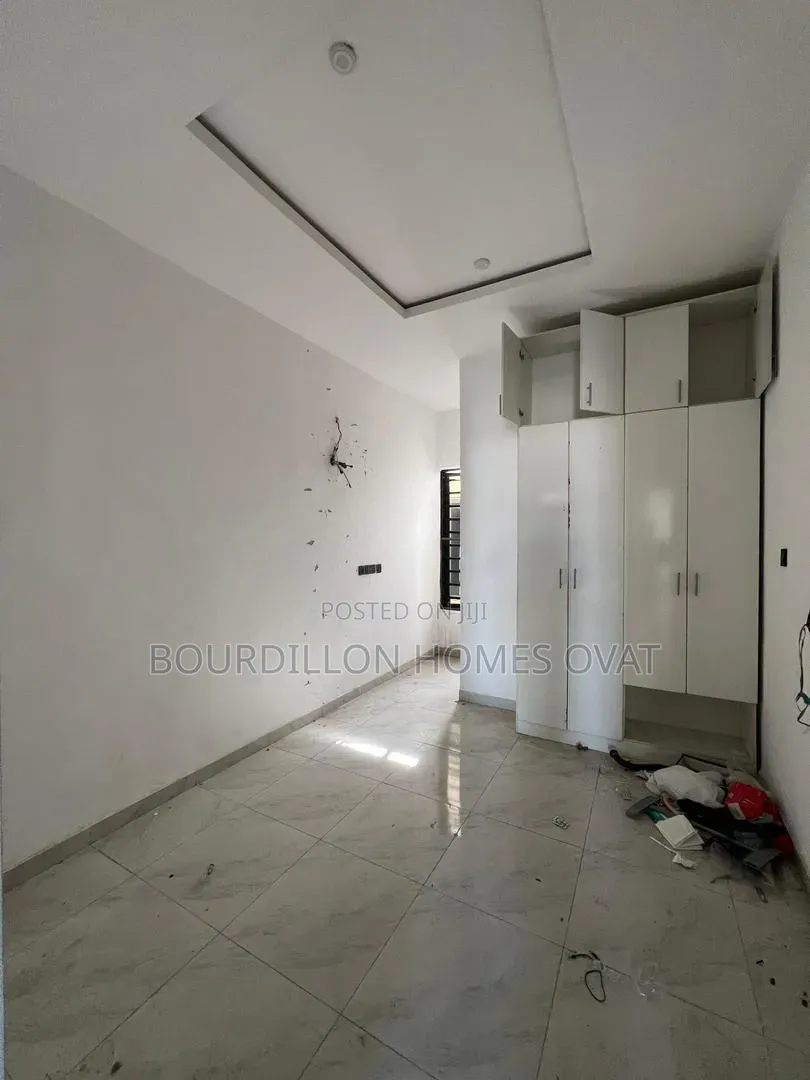 4bdrm Duplex in Ikota Lekki Lagos for rent