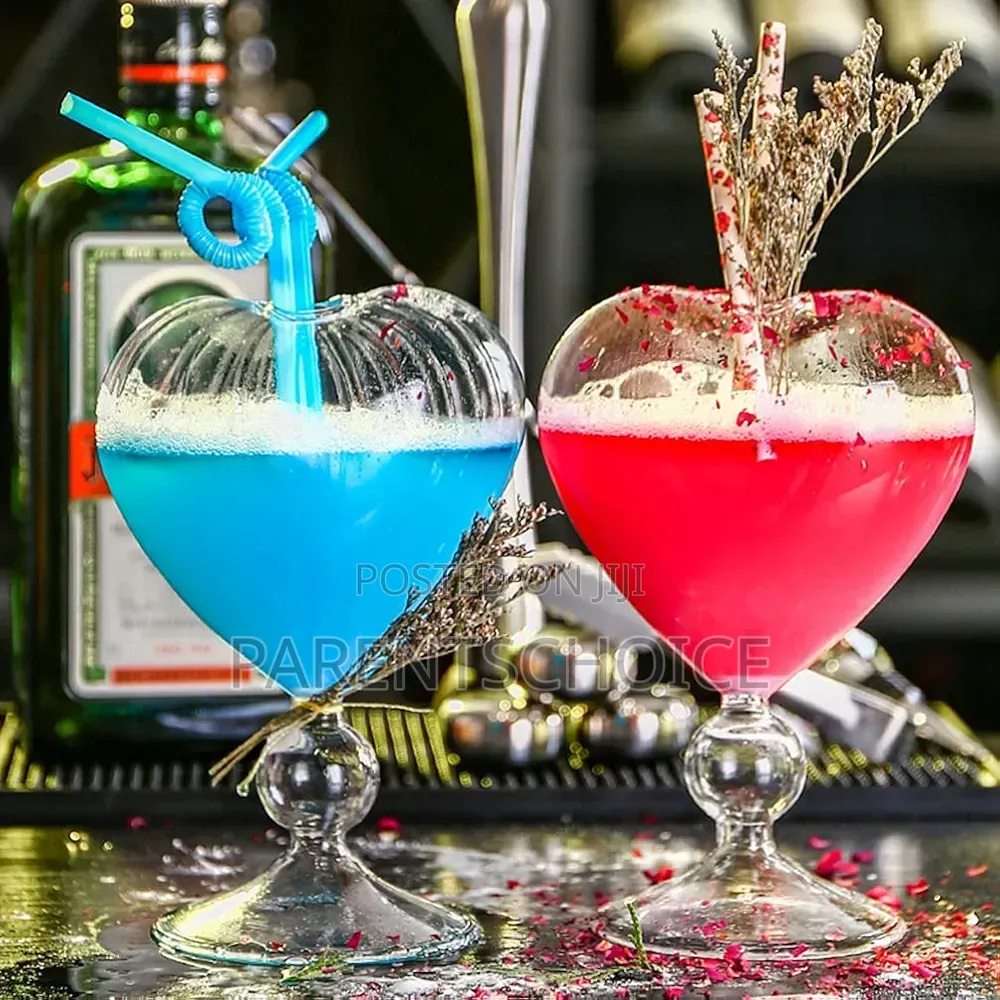 Heart-Shaped Cocktail Glass Elegant Transparent Goblets -1pc