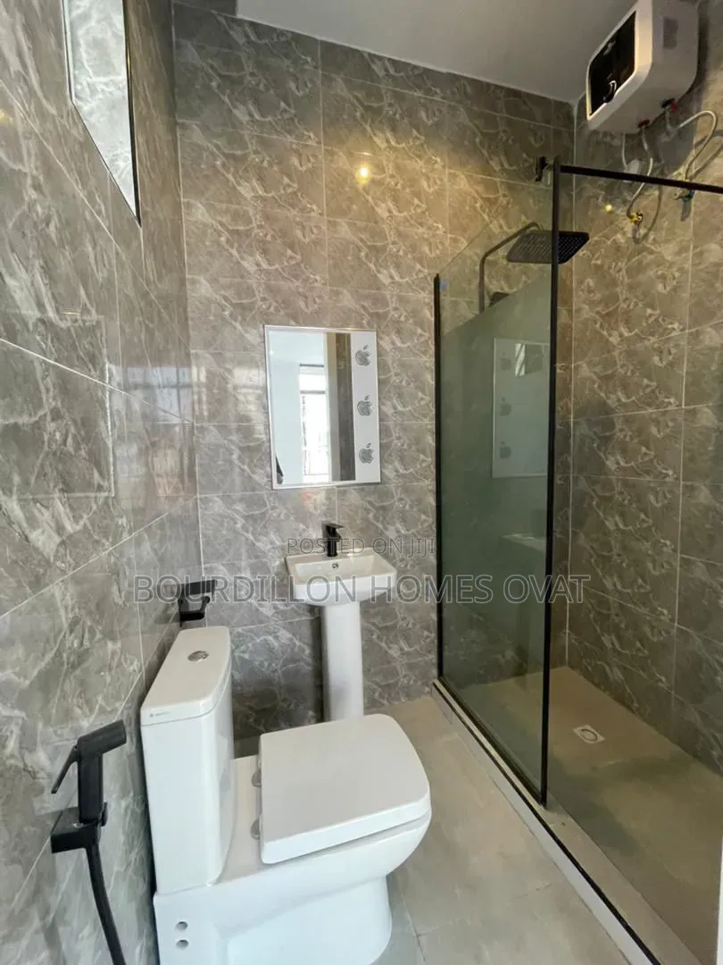 2bdrm Apartment in Ologolo Lekki Lagos for sale