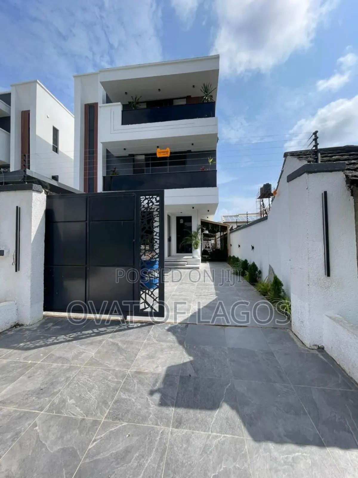 5bdrm Duplex in Lekki Phase 1 for sale