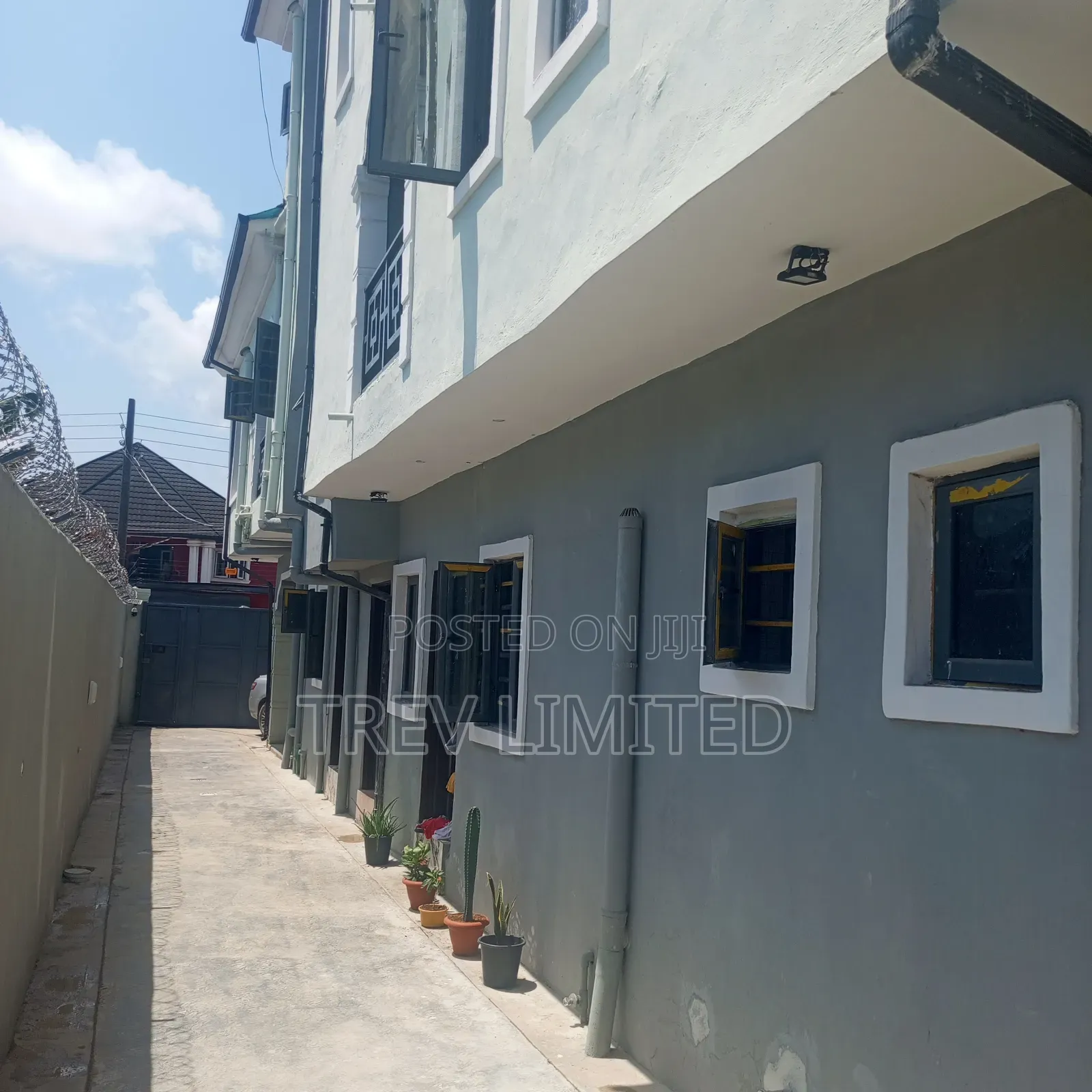 2bdrm Apartment in Mobil Road, Ilaje for rent