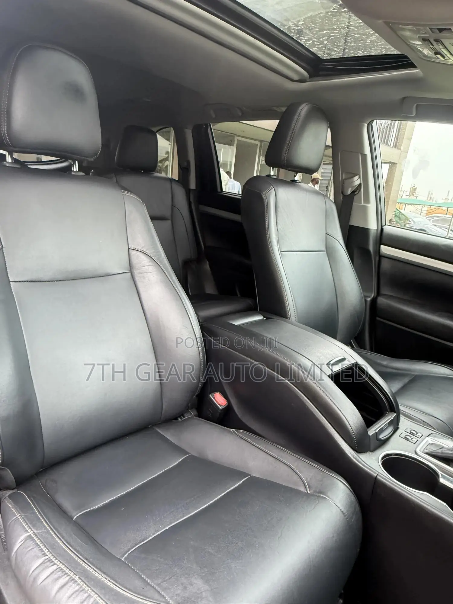 Toyota Highlander XLE 4x4 V6 (3.5L 6cyl 8A) 2017 Gray