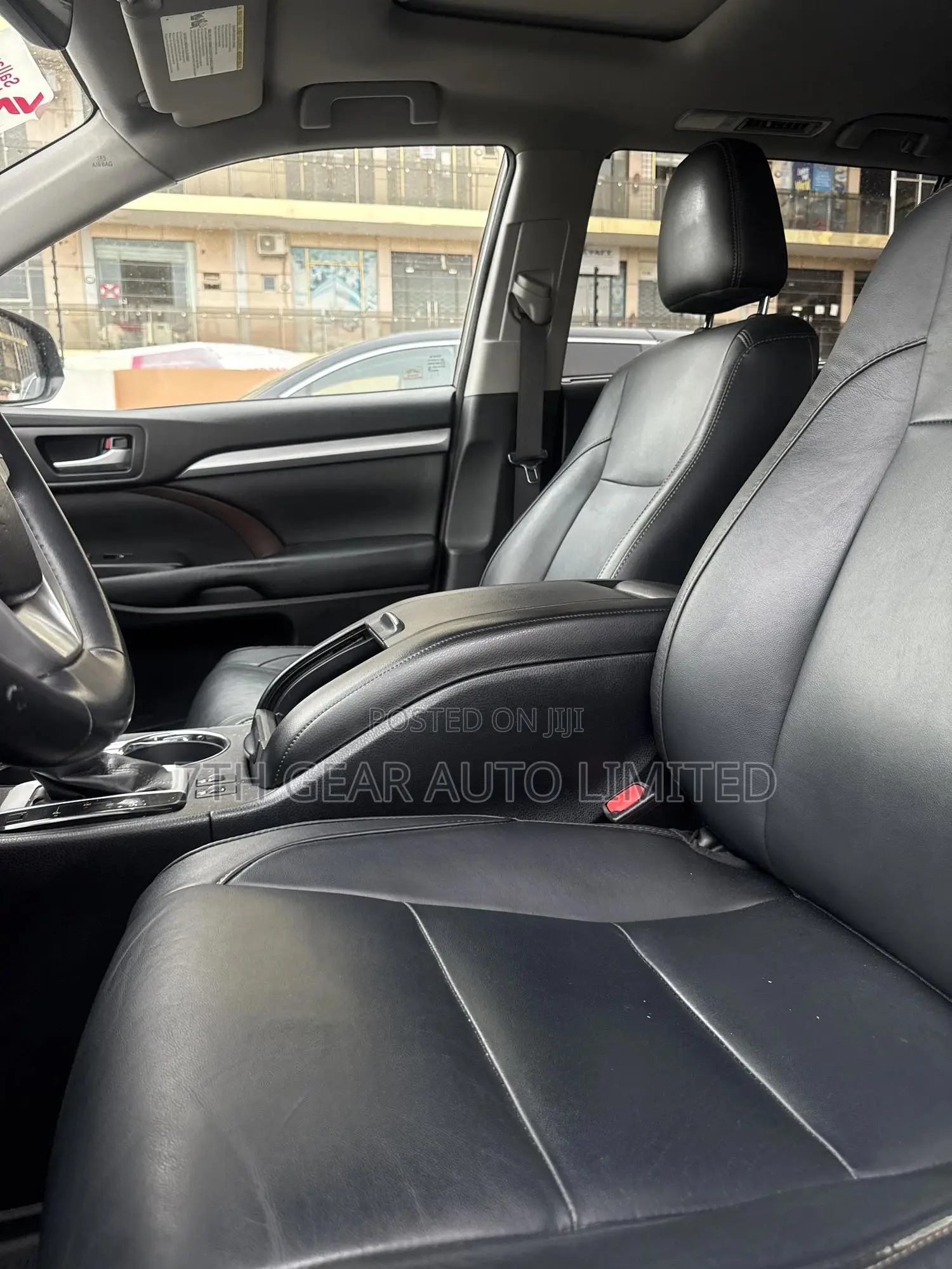 Toyota Highlander XLE 4x4 V6 (3.5L 6cyl 8A) 2017 Gray