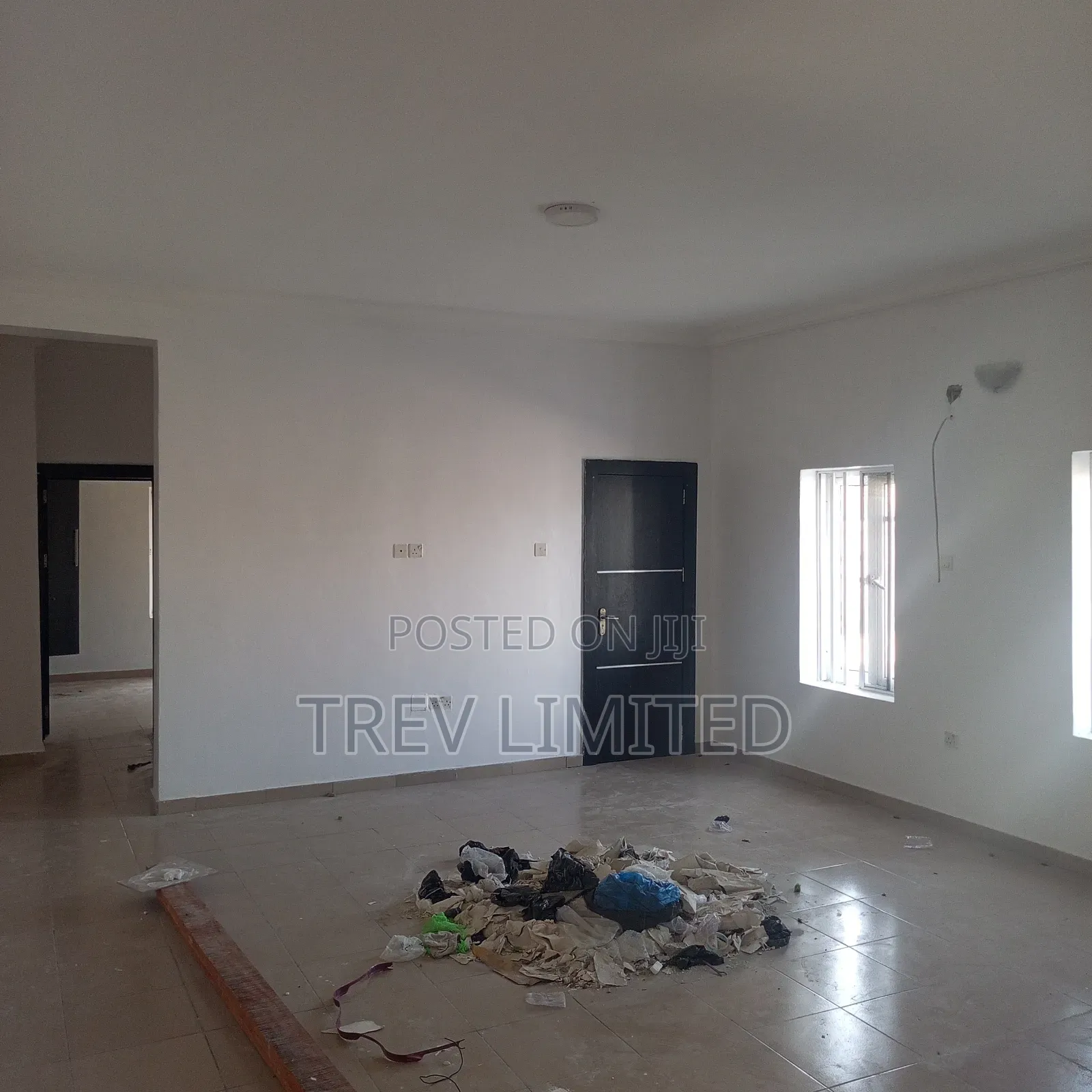 3bdrm Apartment in Mobil Road Ilaje for rent