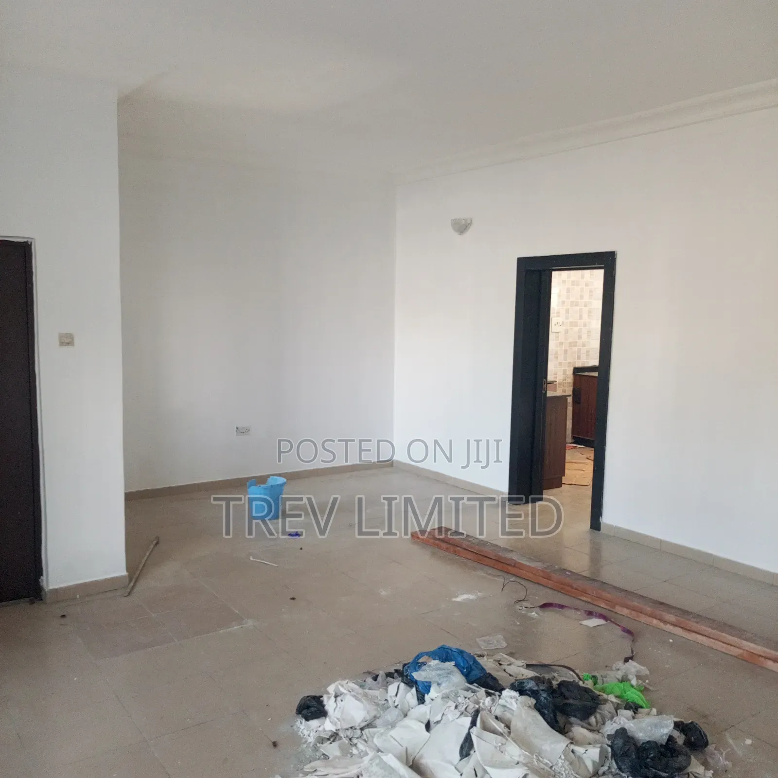3bdrm Apartment in Mobil Road Ilaje for rent