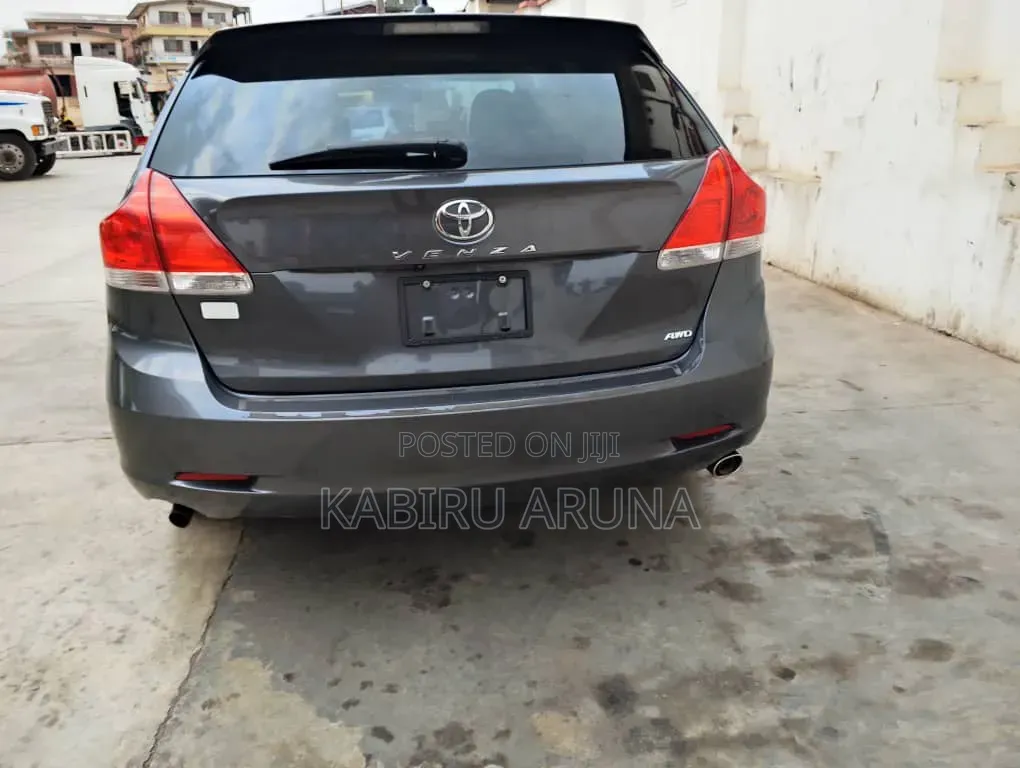 Toyota Venza 2010 Gray