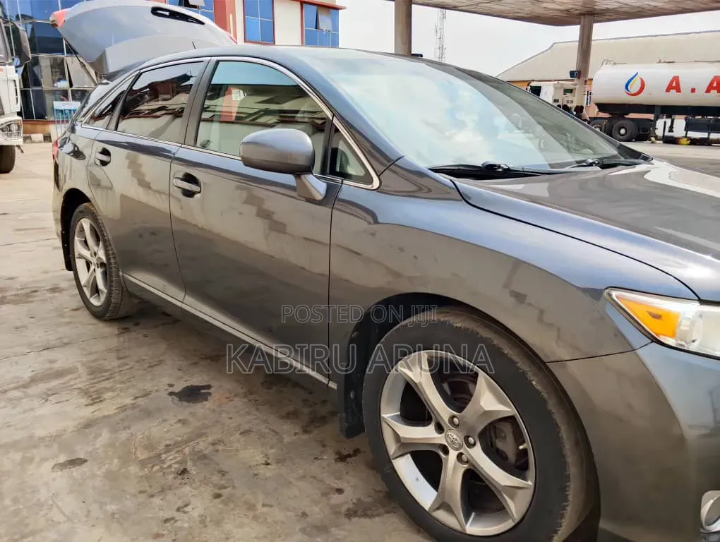 Toyota Venza 2010 Gray