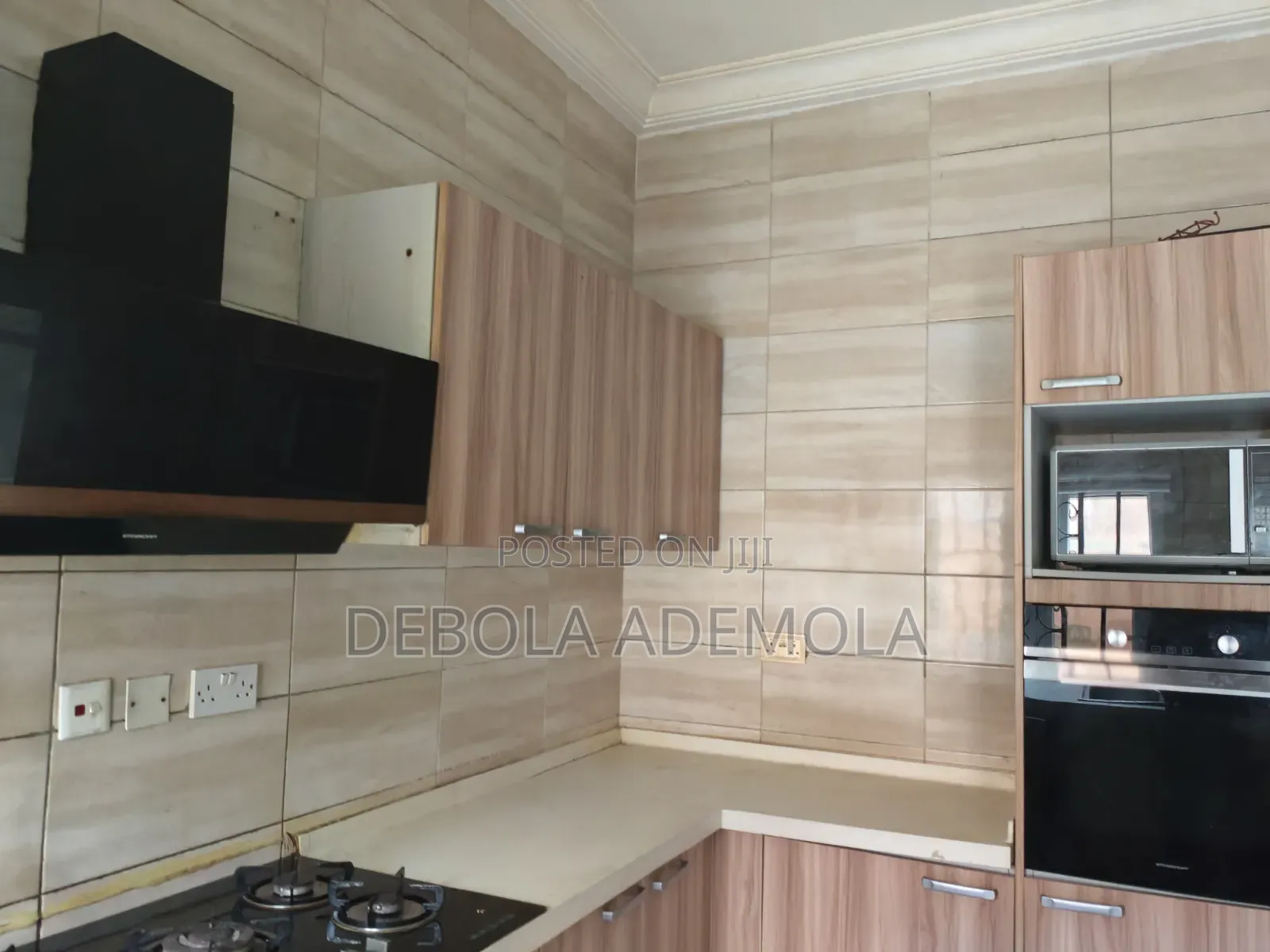 4bdrm Townhouse / Terrace in Denco Court, Ikate-Elegushi for rent