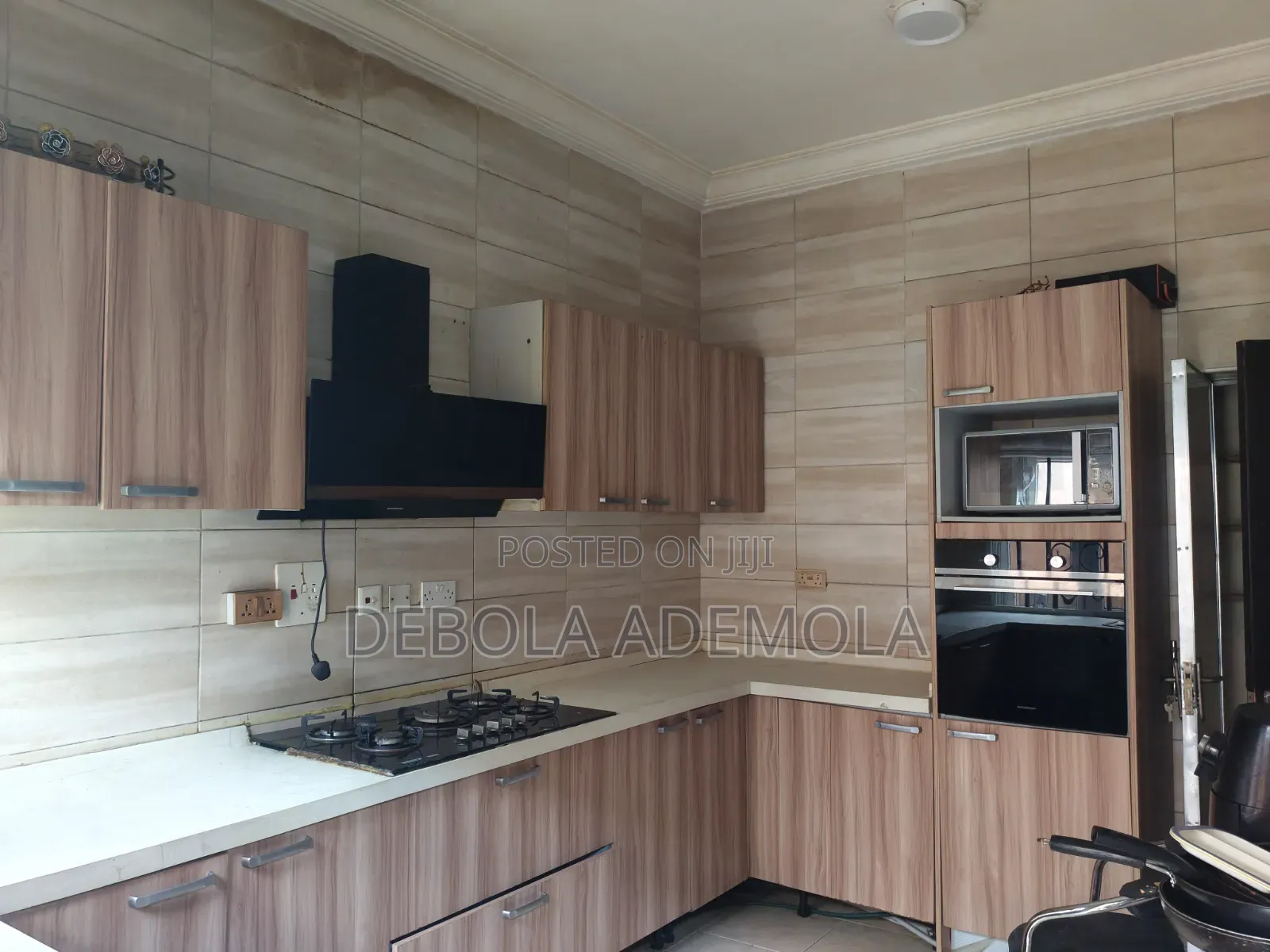 4bdrm Townhouse / Terrace in Denco Court, Ikate-Elegushi for rent