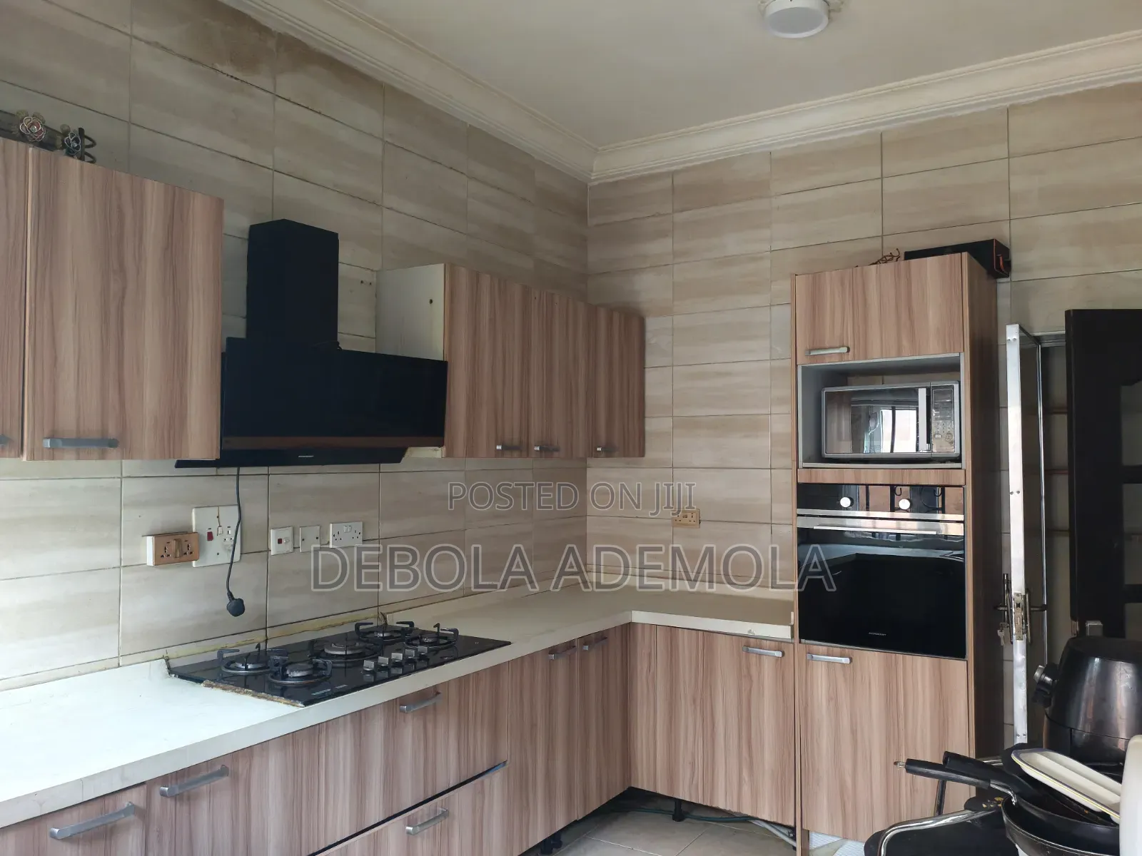 4bdrm Townhouse / Terrace in Denco Court, Ikate-Elegushi for rent