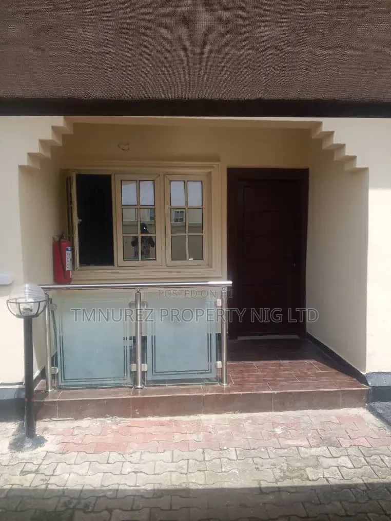 4bdrm Duplex in Lekki Phase 1 for rent