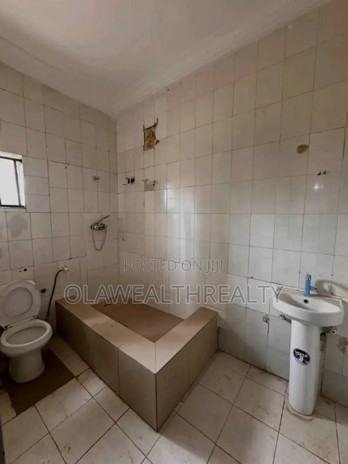 3bdrm Apartment in Gwarinpa for rent