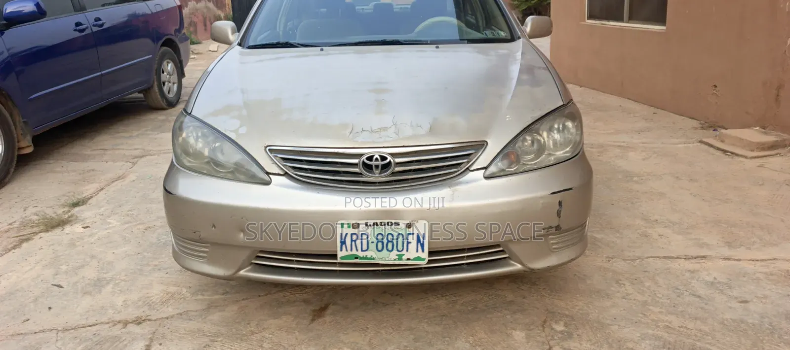 Toyota Camry 2005 Gold