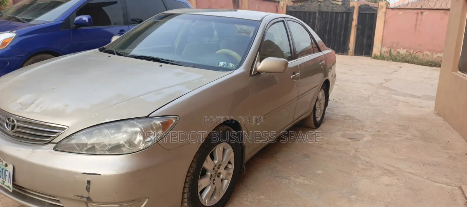Toyota Camry 2005 Gold