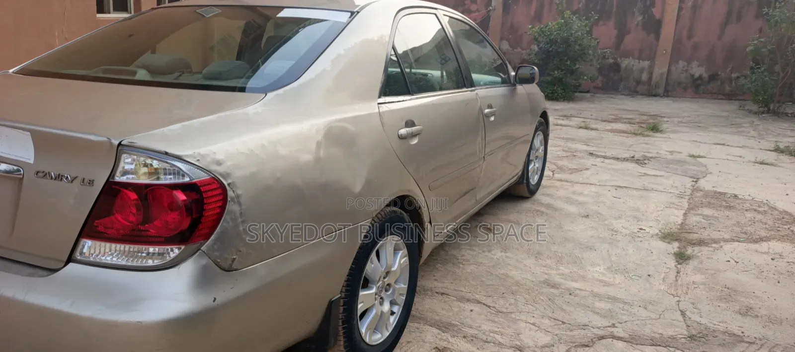 Toyota Camry 2005 Gold