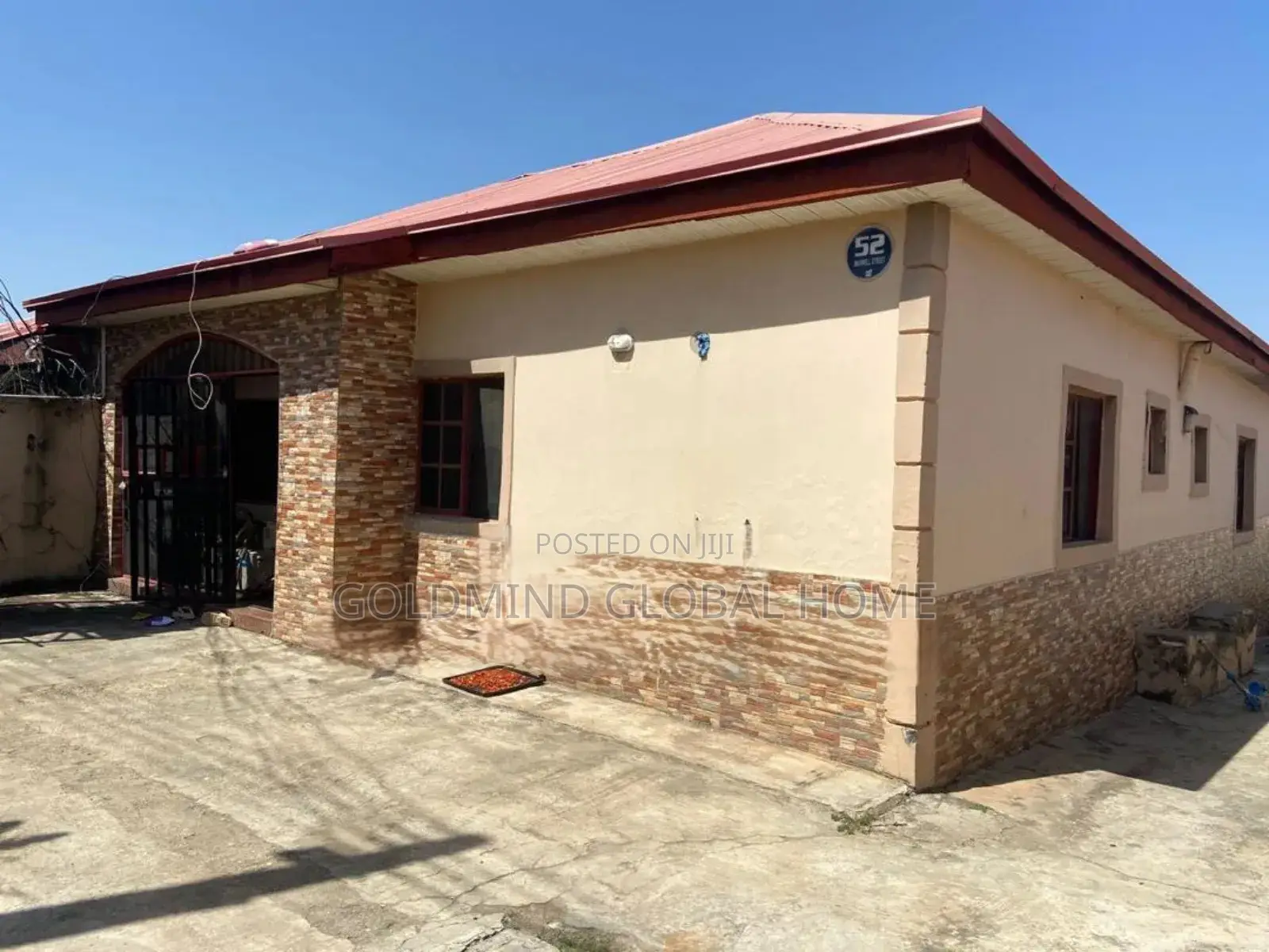 2bdrm Bungalow in Lugbe - Abuja for sale
