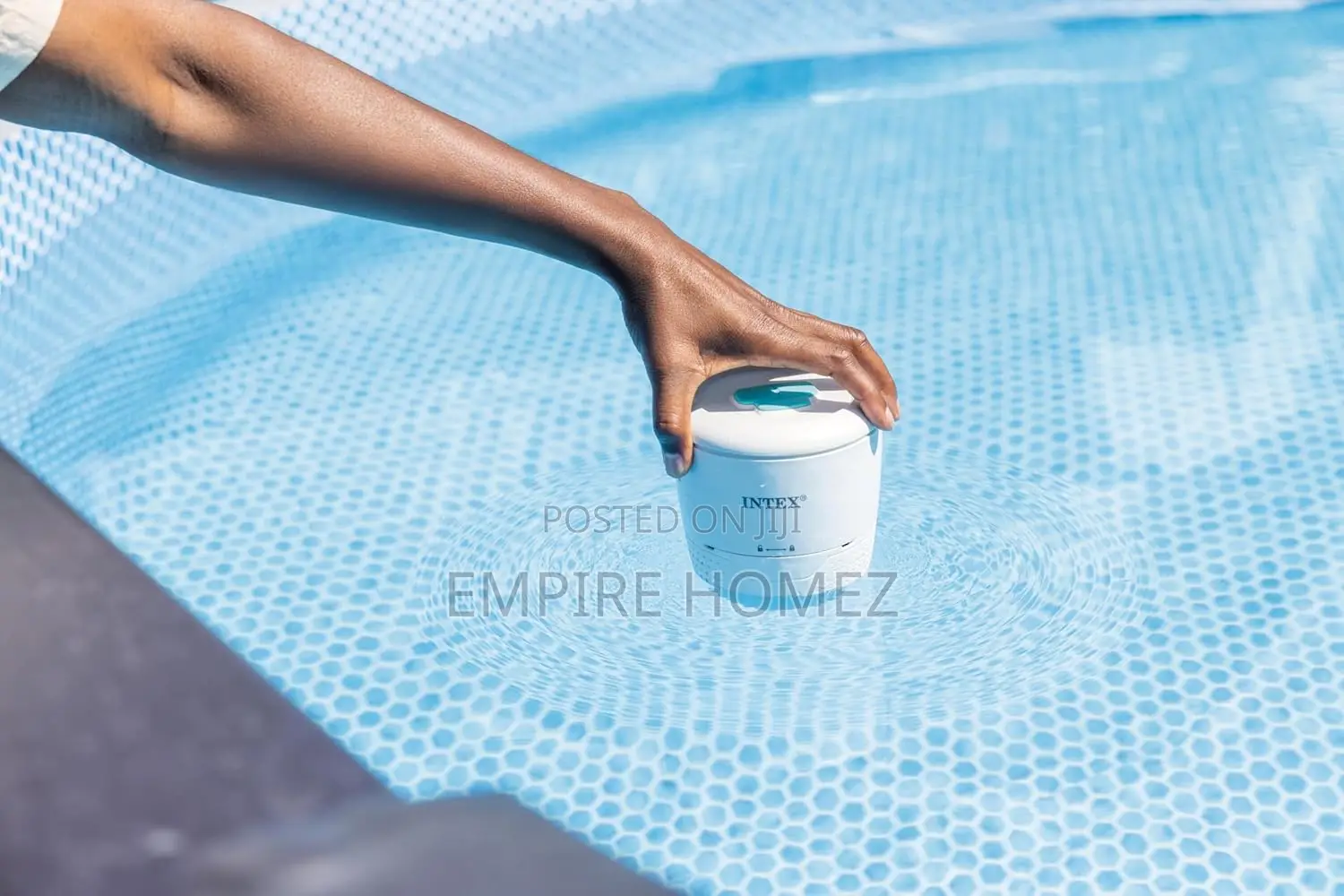 Wifi Water Pool Monitor With Real-Time Ph and Chlorine Tracking