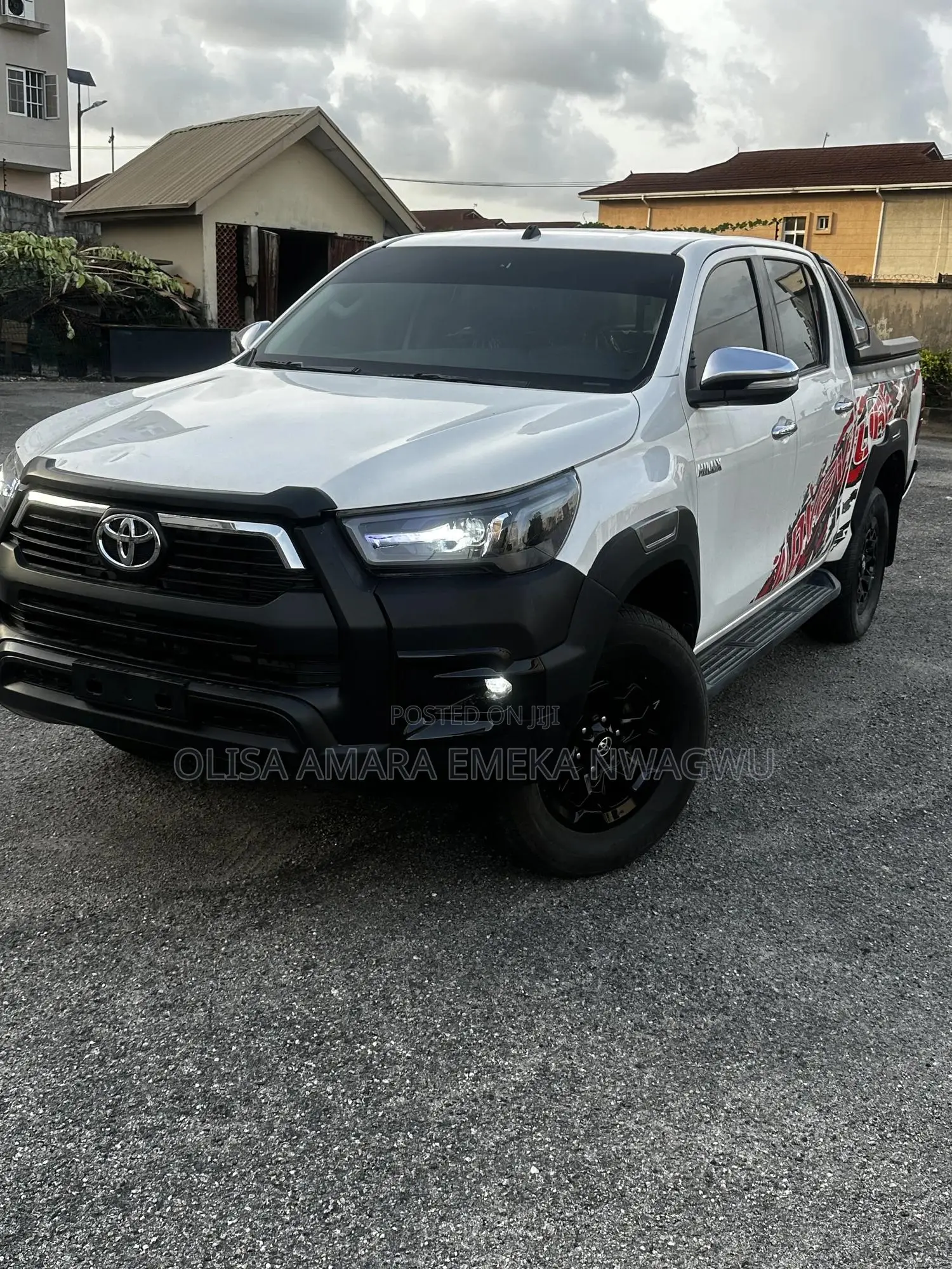 Toyota Hilux 2024 White