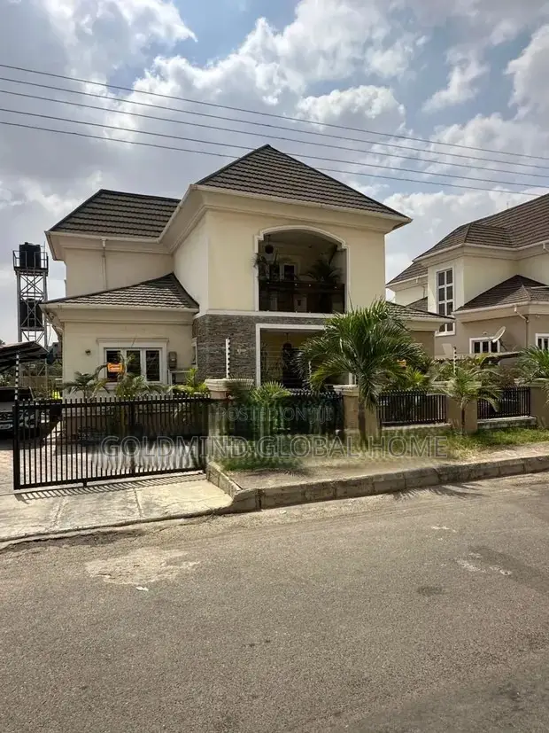 4bdrm Duplex in Lugbe -Abuja for sale