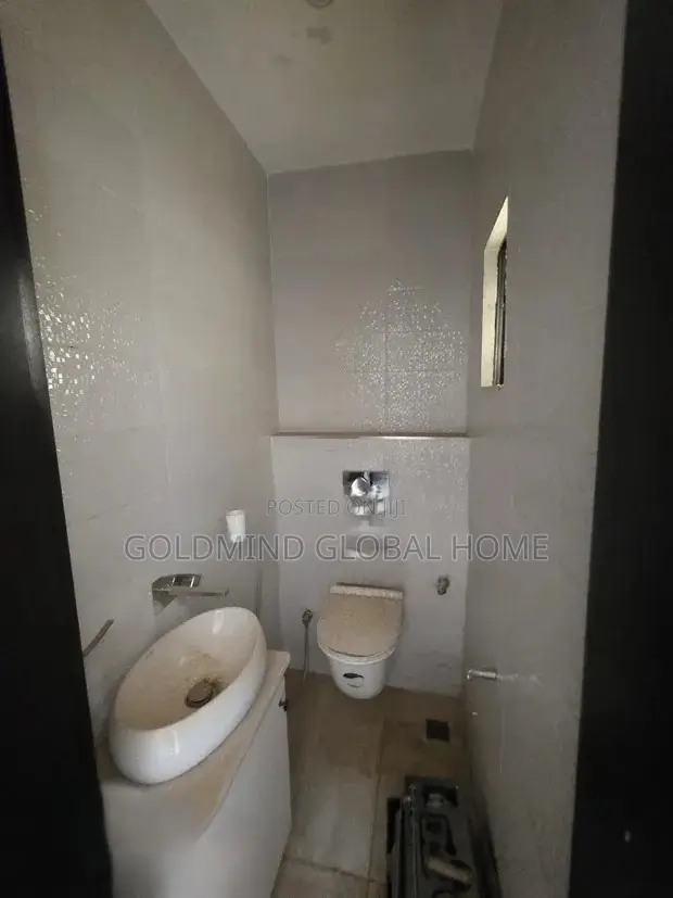 4bdrm Duplex in Lugbe - Abuja for sale