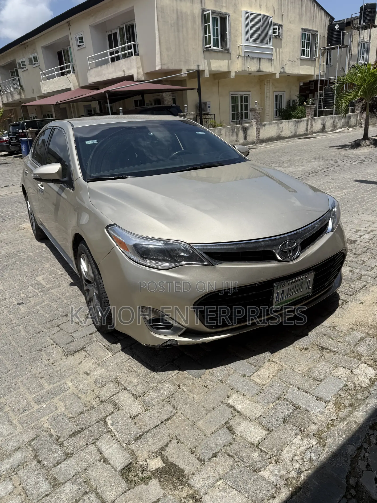 Toyota Avalon XLE Touring 4dr Sedan (3.5L 6cyl 6A) 2015 Gold