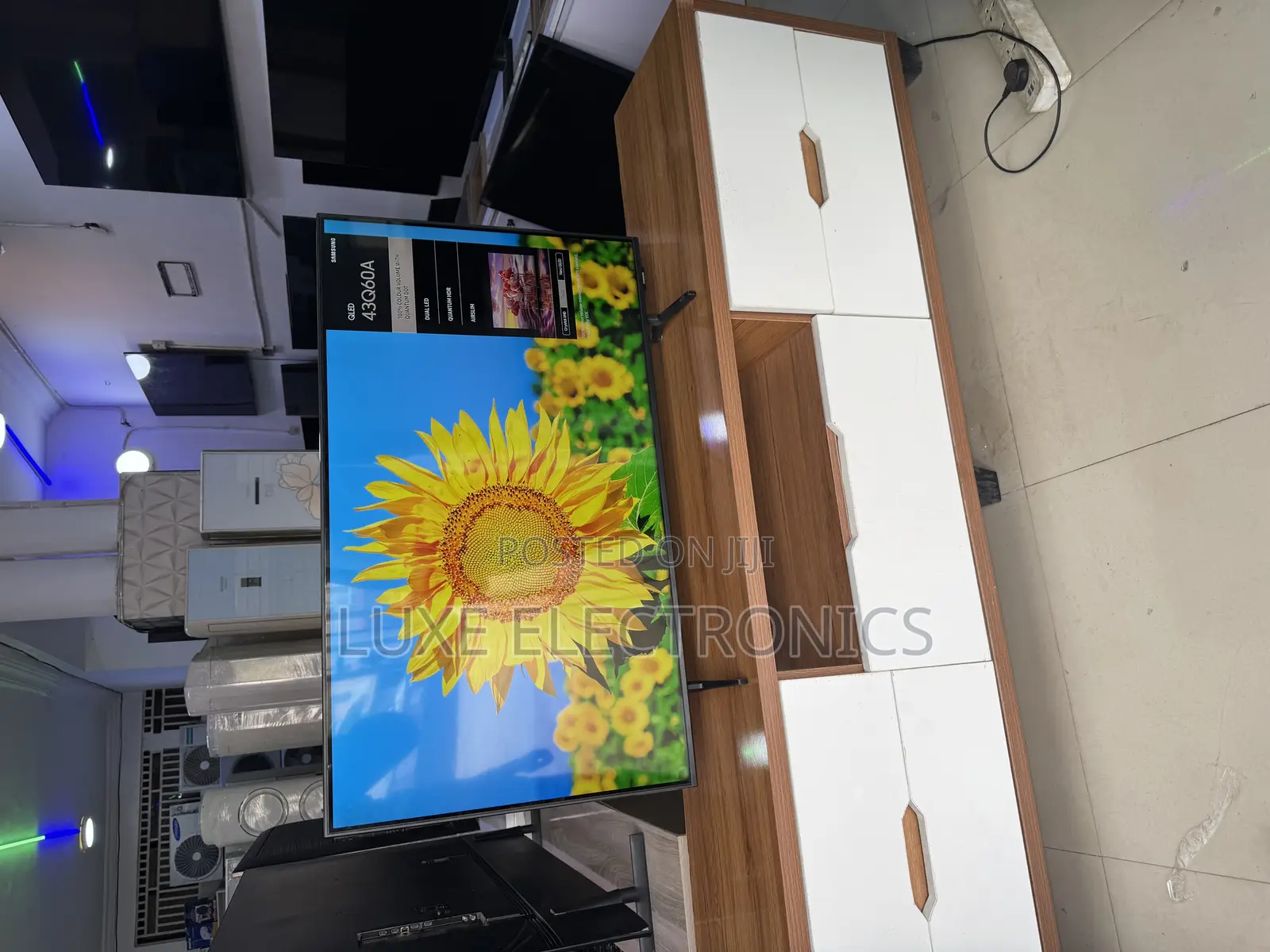 Samsung 43 Inch Airslim Qled QHDR Smart Tv With Free Prime Login