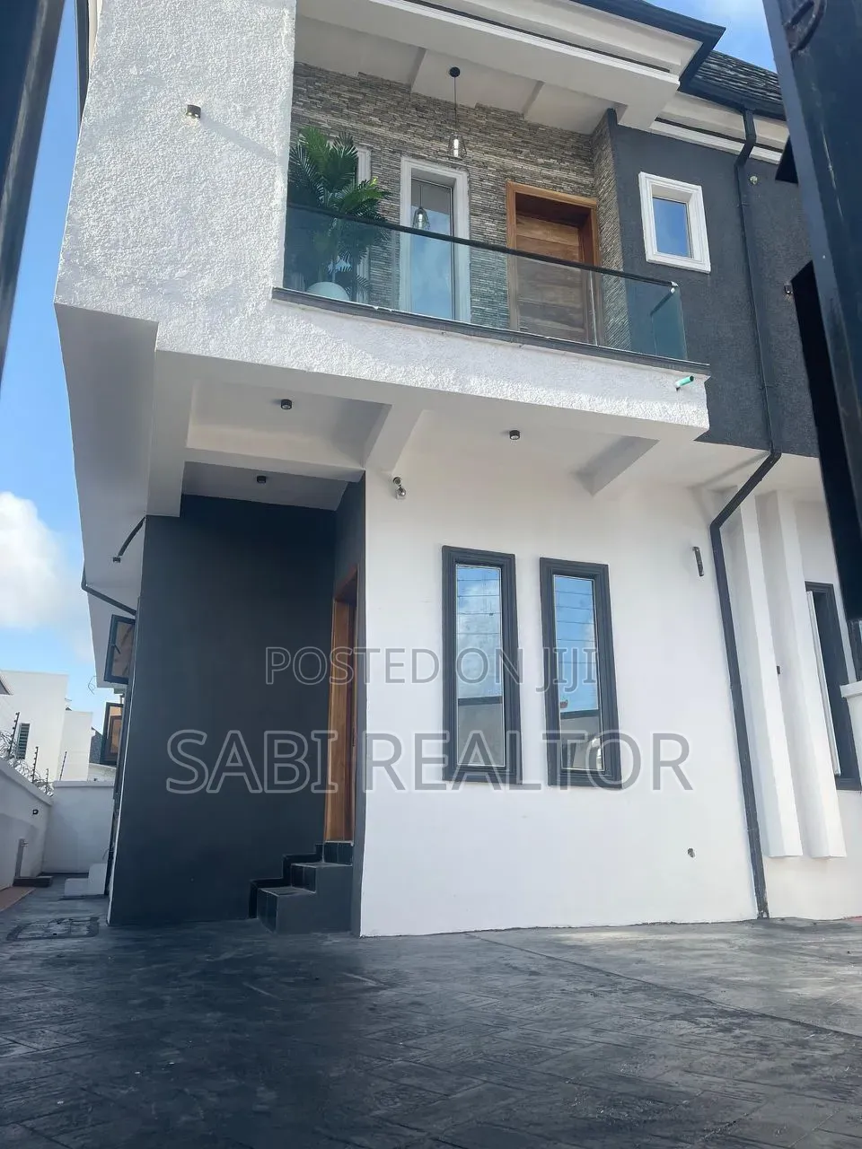 Furnished 4bdrm Duplex in Ikota for sale