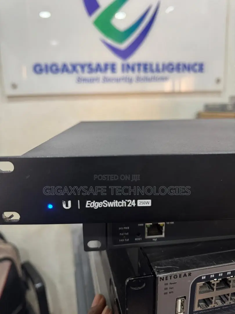 Ubiquiti Es-24-250w Edgeswitch 24-Port Layer 2 Gigabit Poe+ (250w)