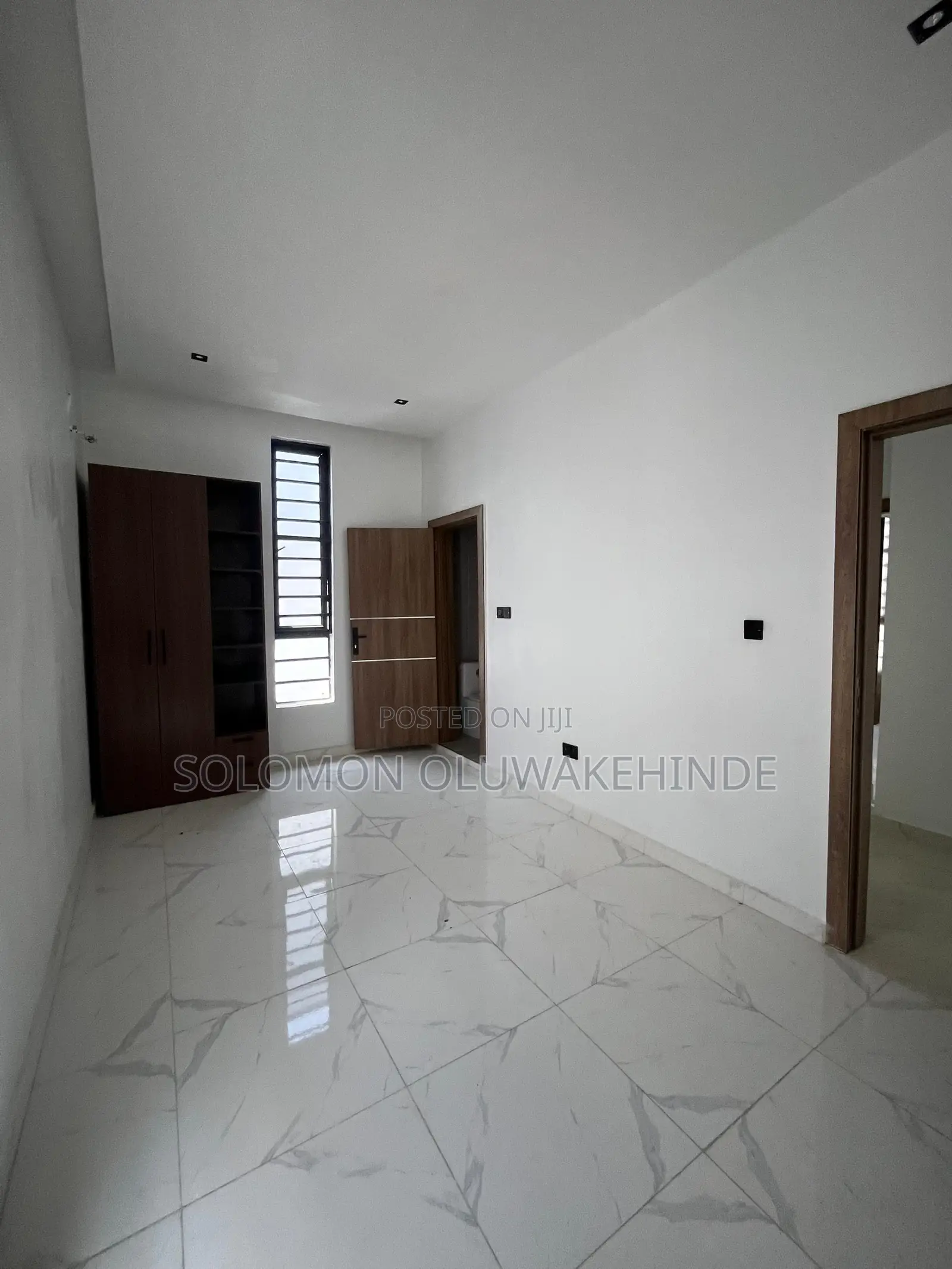 5bdrm Duplex in Ikota Villa for sale