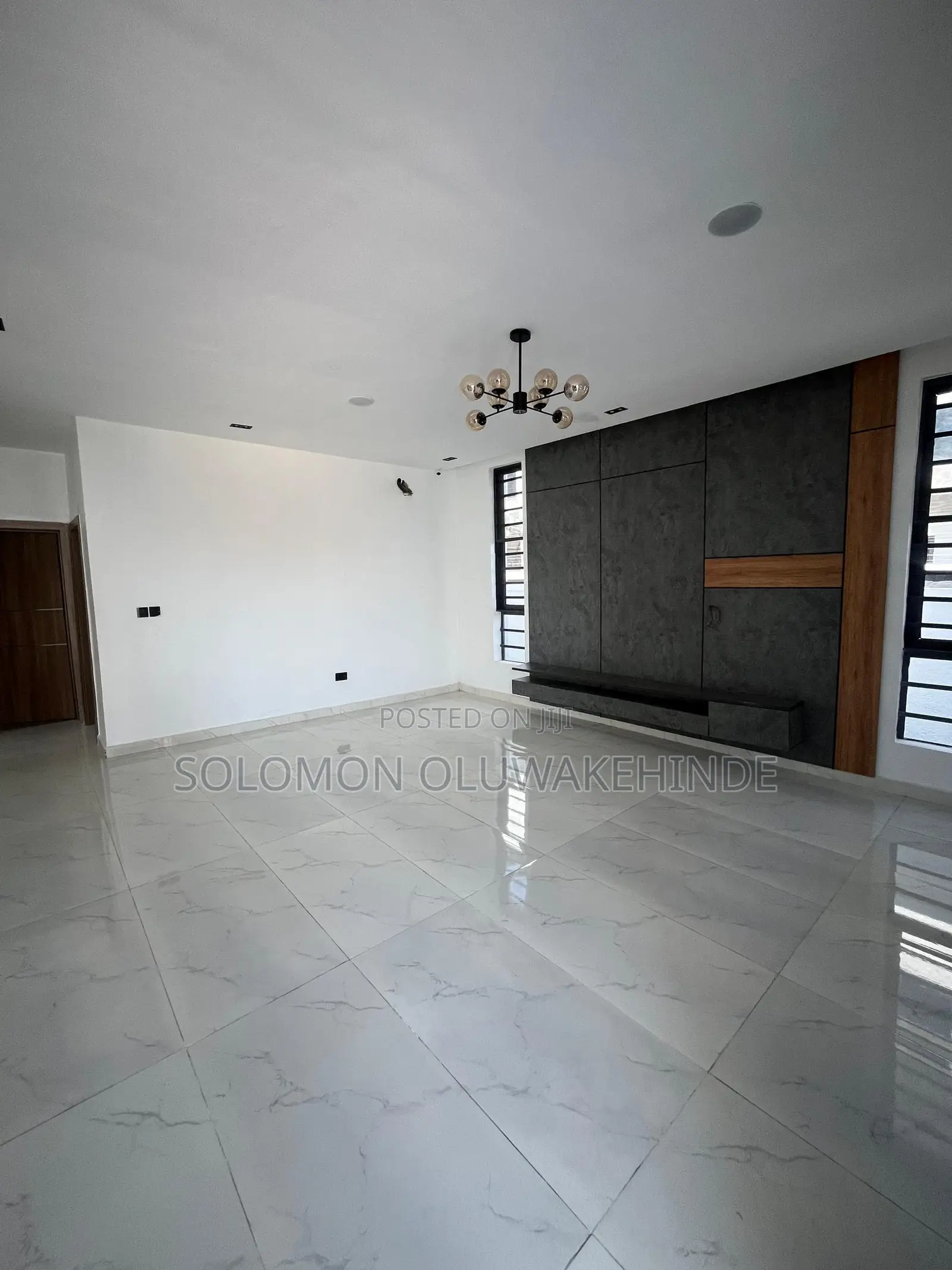 5bdrm Duplex in Ikota Villa for sale