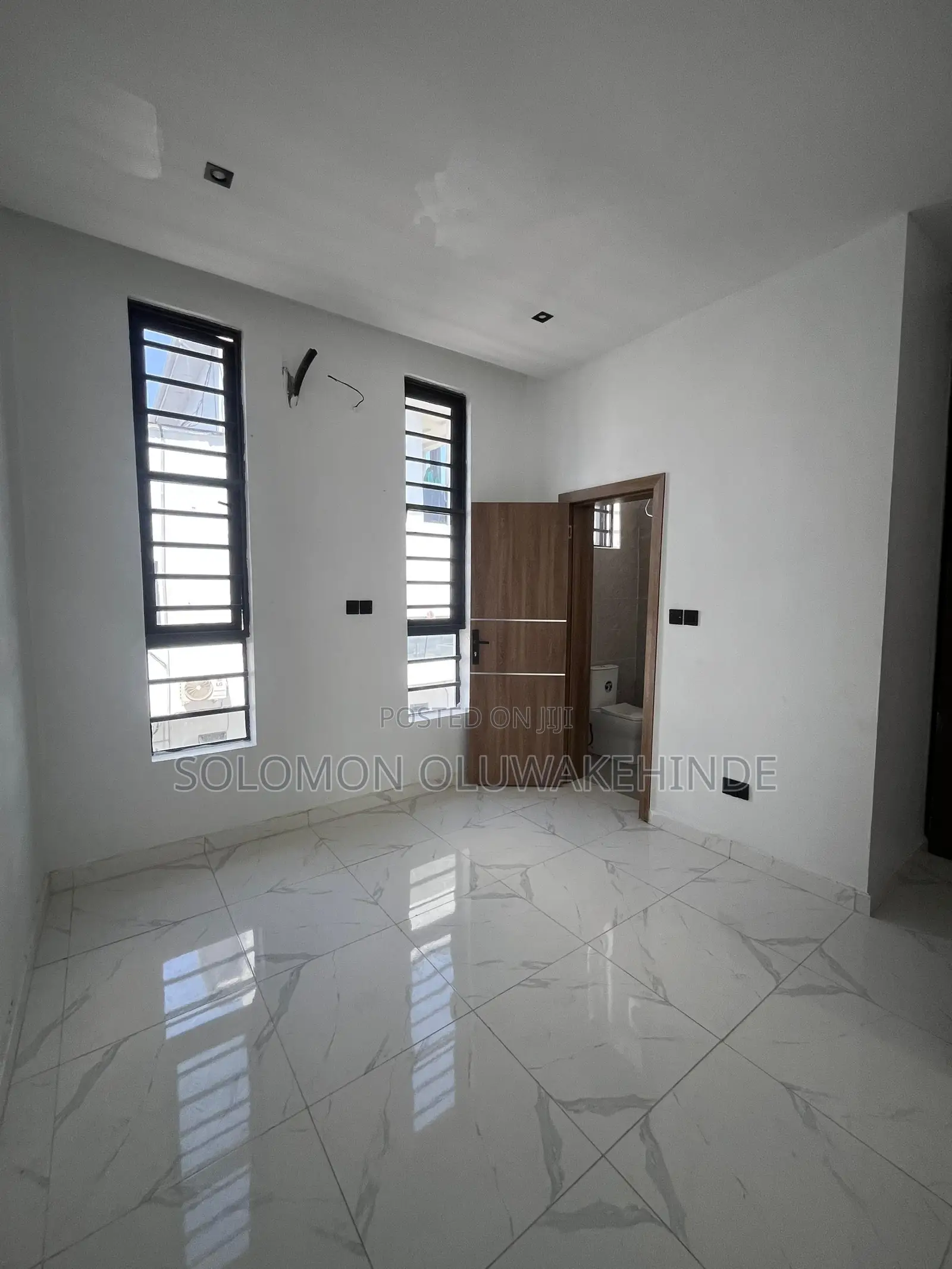 5bdrm Duplex in Ikota Villa for sale