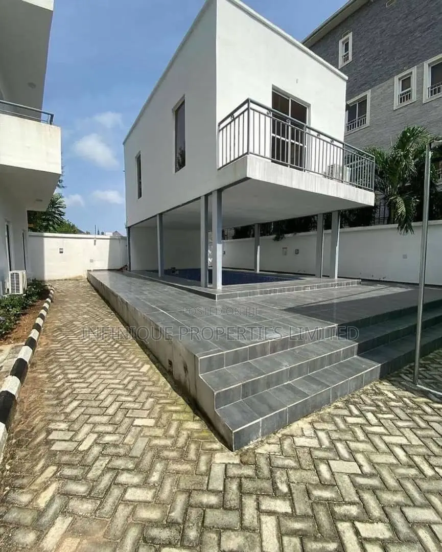 3bdrm Apartment in Banana Island for rent
