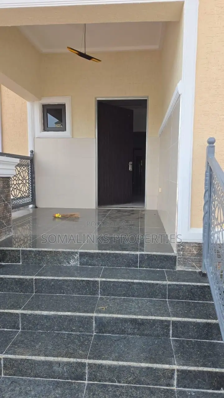 3bdrm Bungalow in Pyakasa, Sabon Lugbe for sale