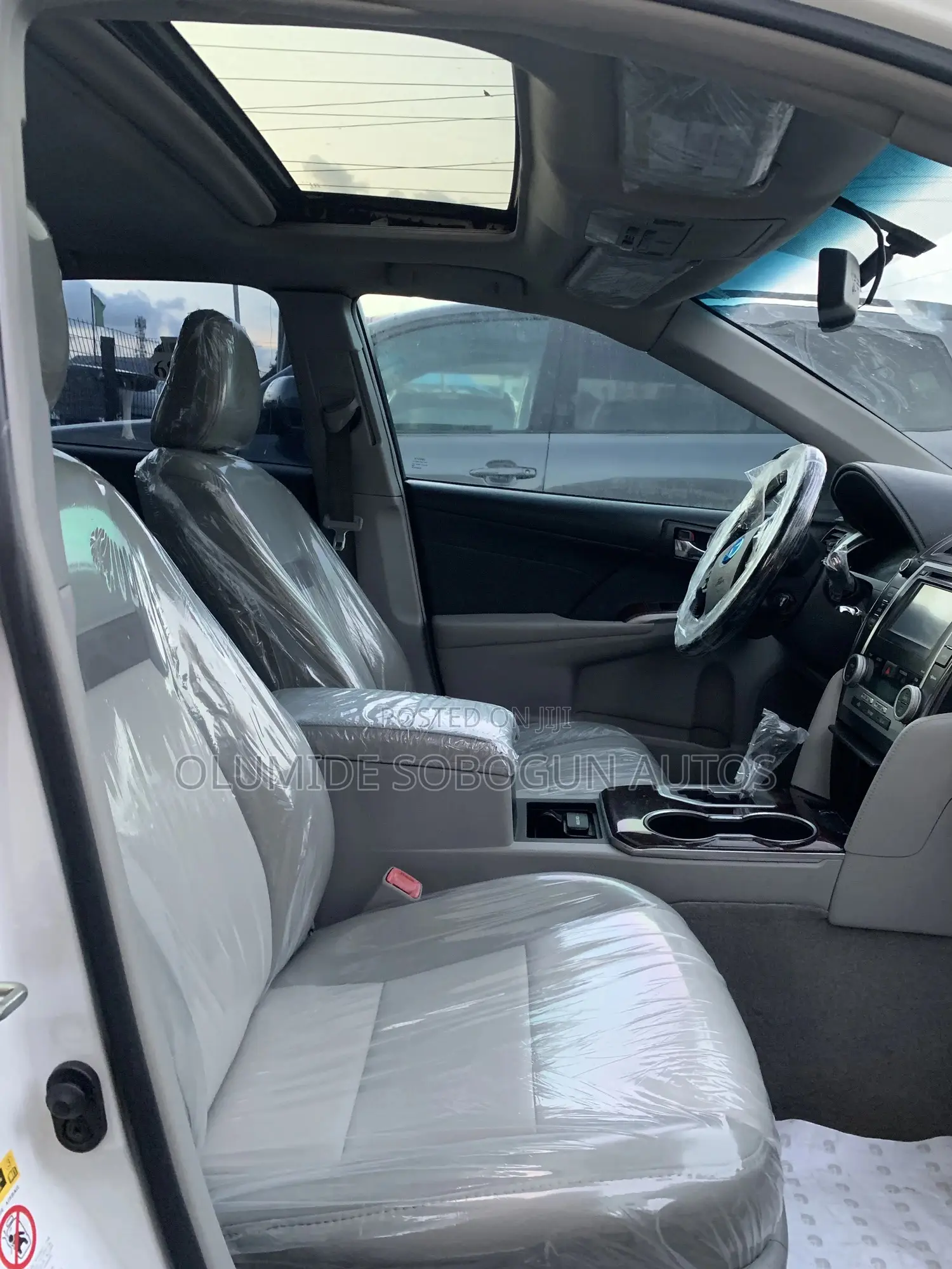 Toyota Camry XLE 4dr Sedan (2.5L 4cyl 6A) 2014 White