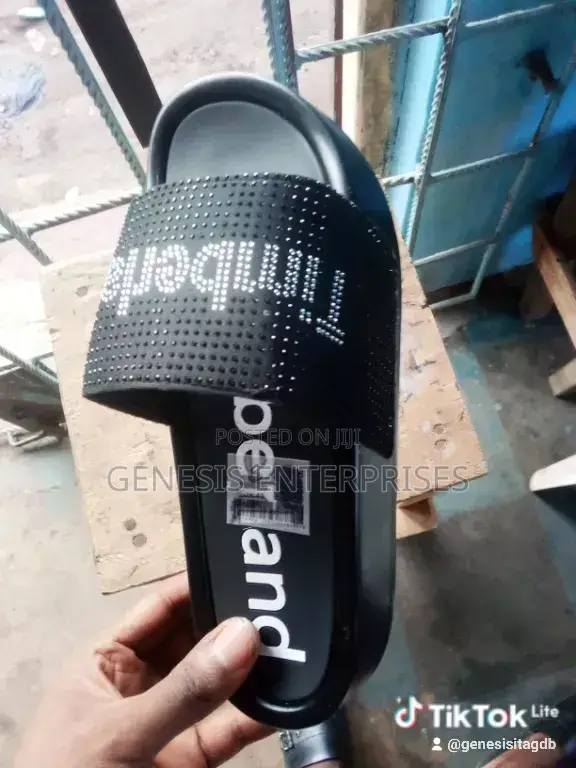 Footwear Pams