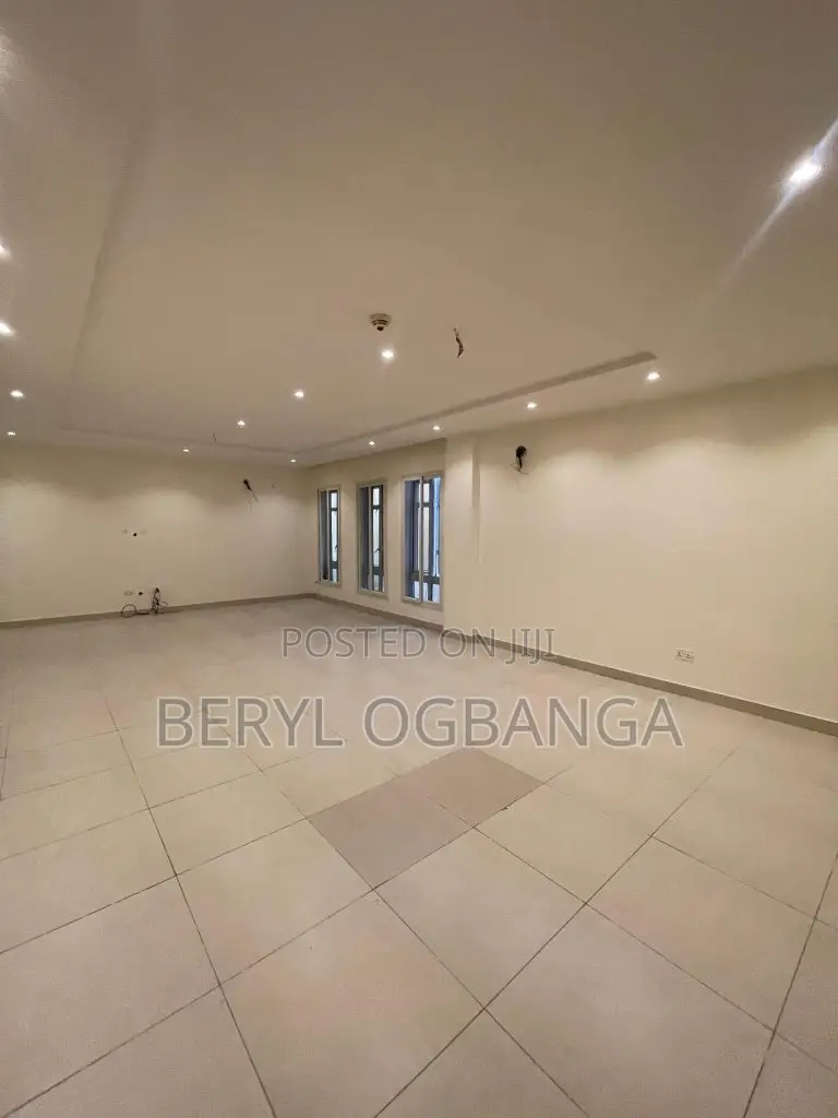 3bdrm Apartment in Ikate for sale